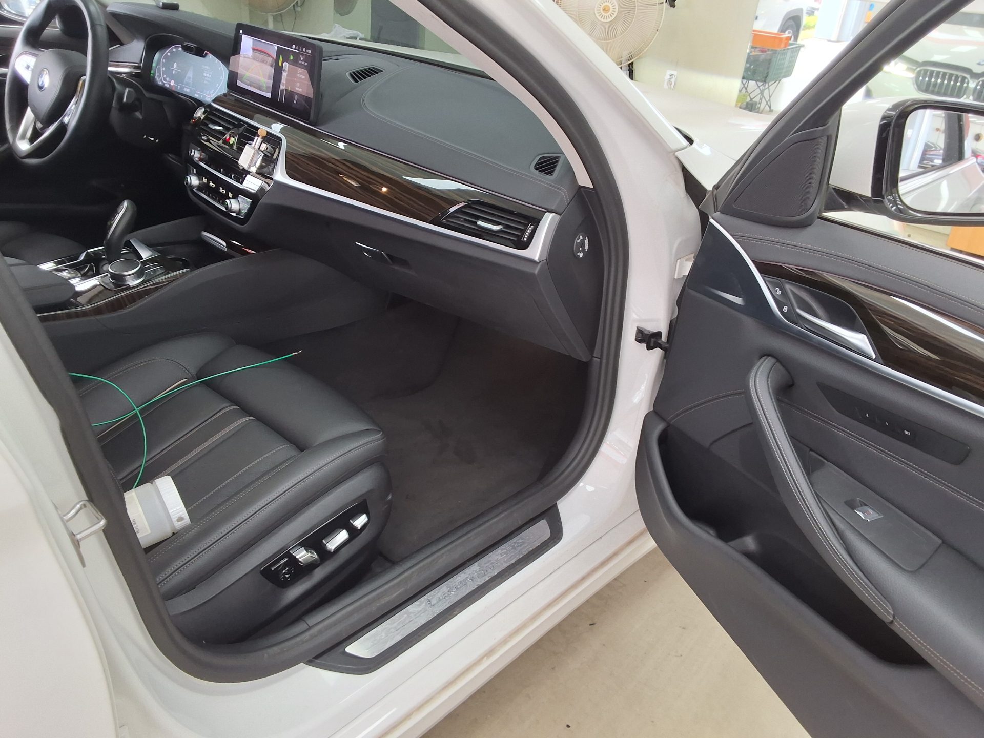 BMW 5 Series 2022 - Image 13