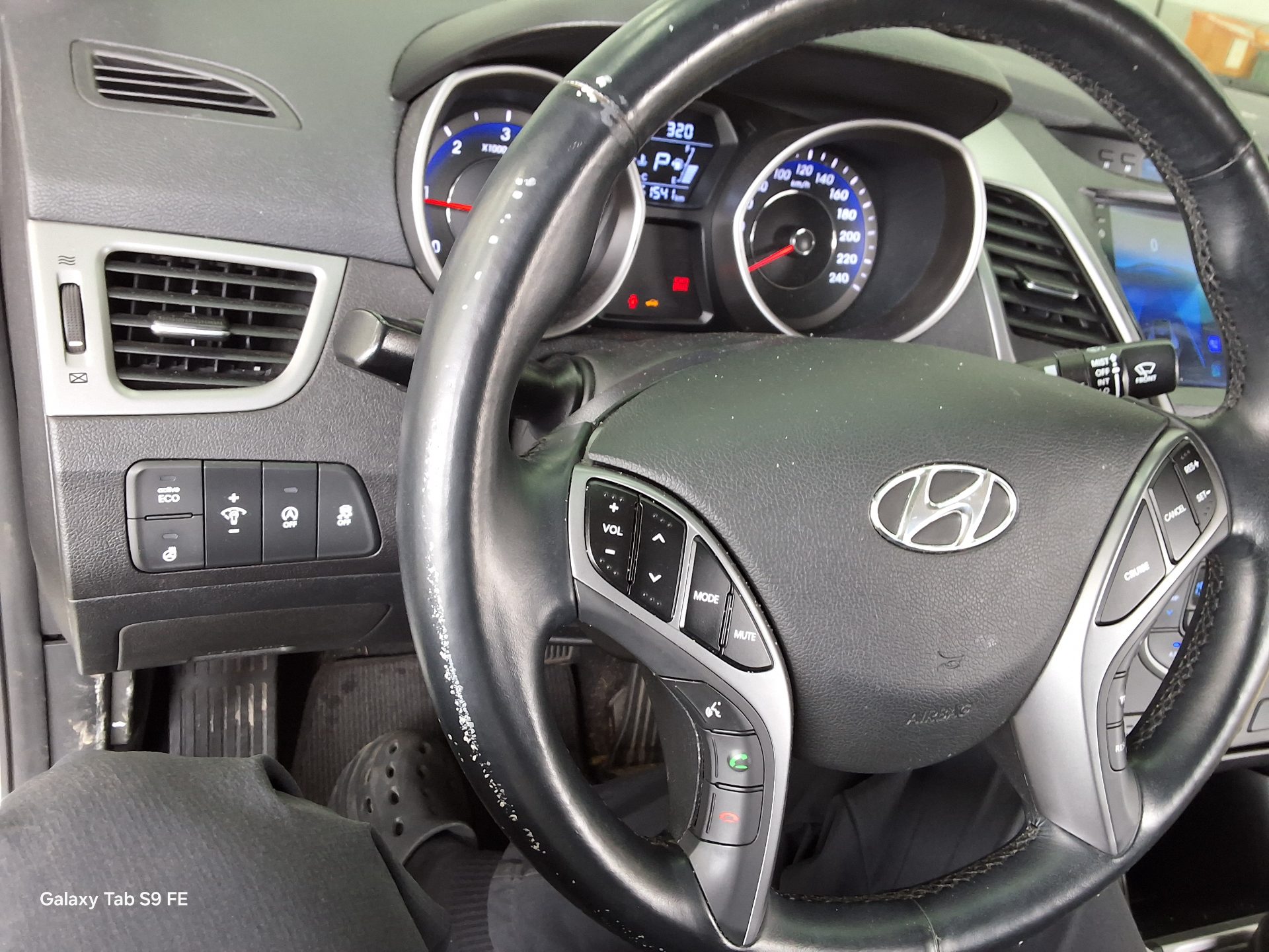 Hyundai Elantra 2014 - Image 16