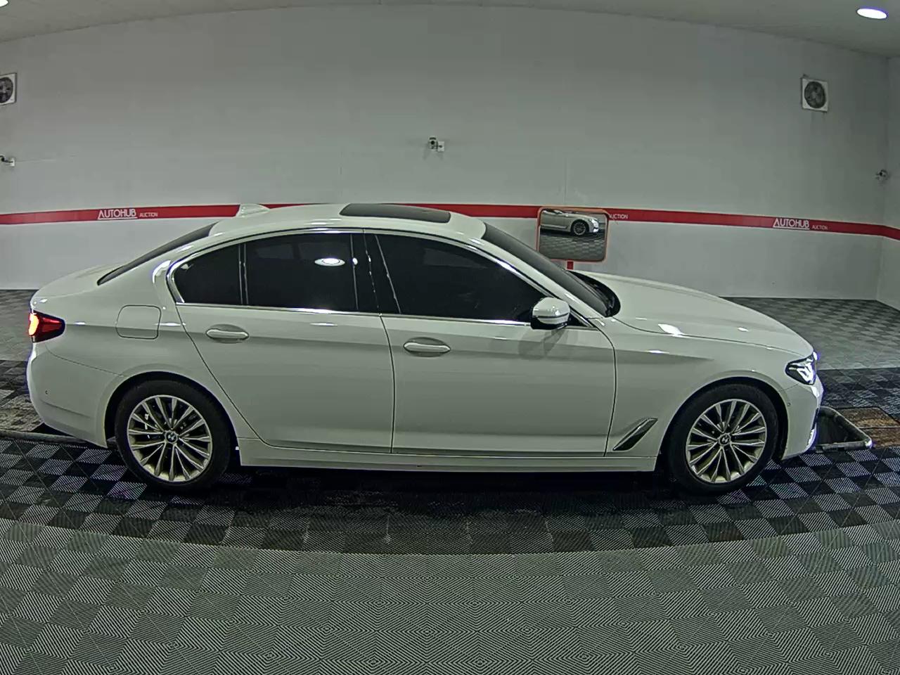 BMW 5 Series 2022 - Image 3