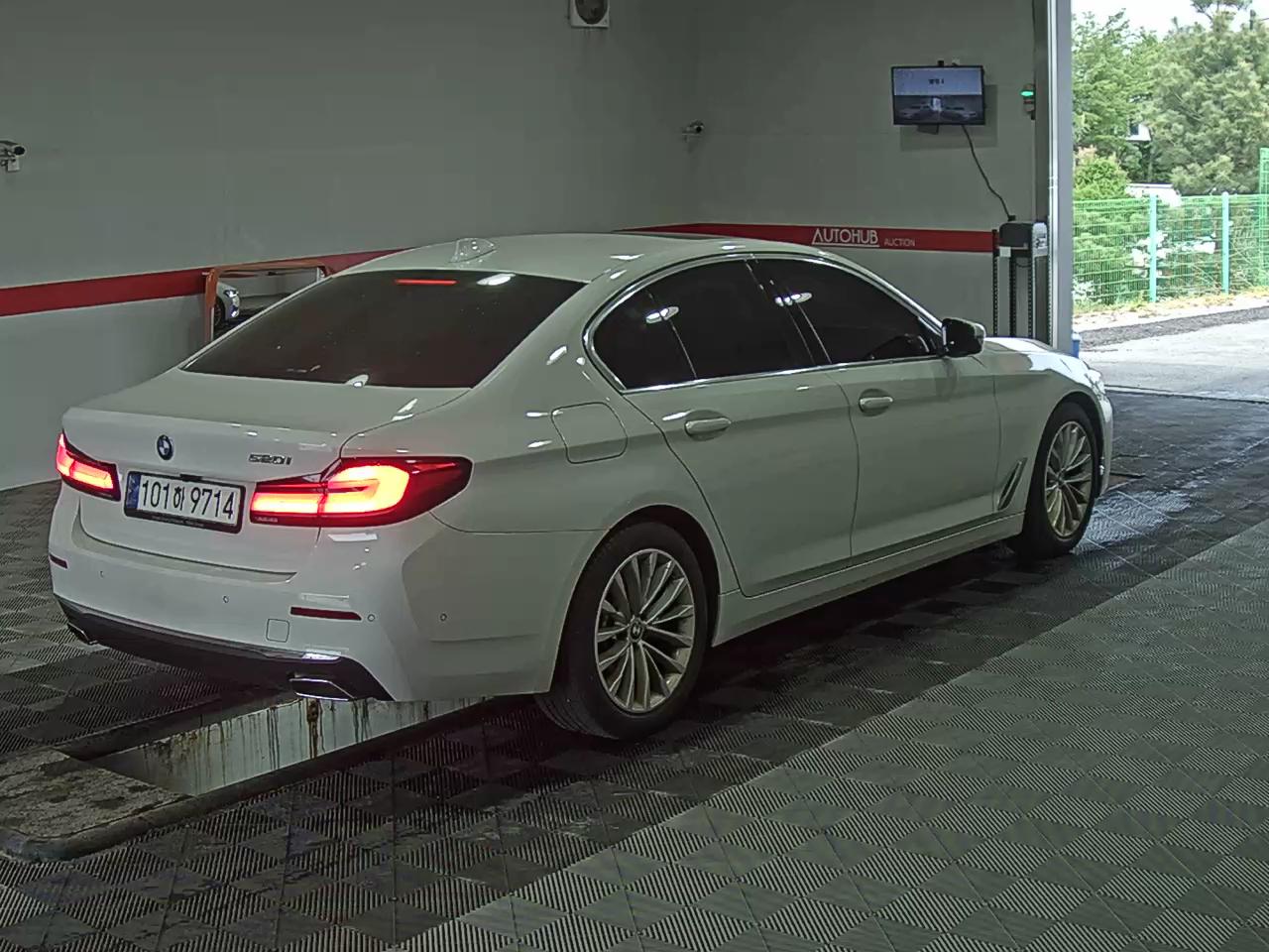 BMW 5 Series 2022 - Image 4