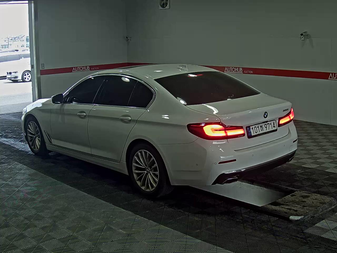 BMW 5 Series 2022 - Image 5