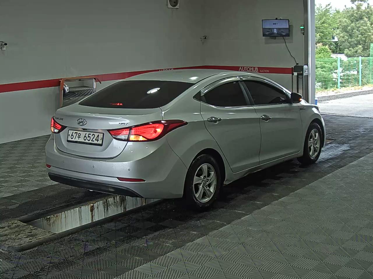Hyundai Elantra 2014 - Image 4