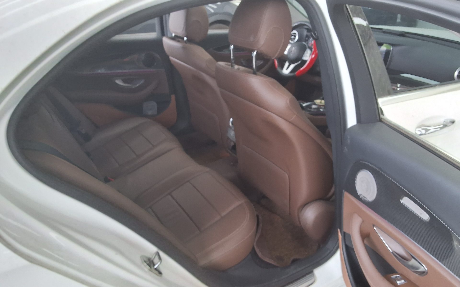 مرسيدس بنز إي كلاس 2019 - صورة 12