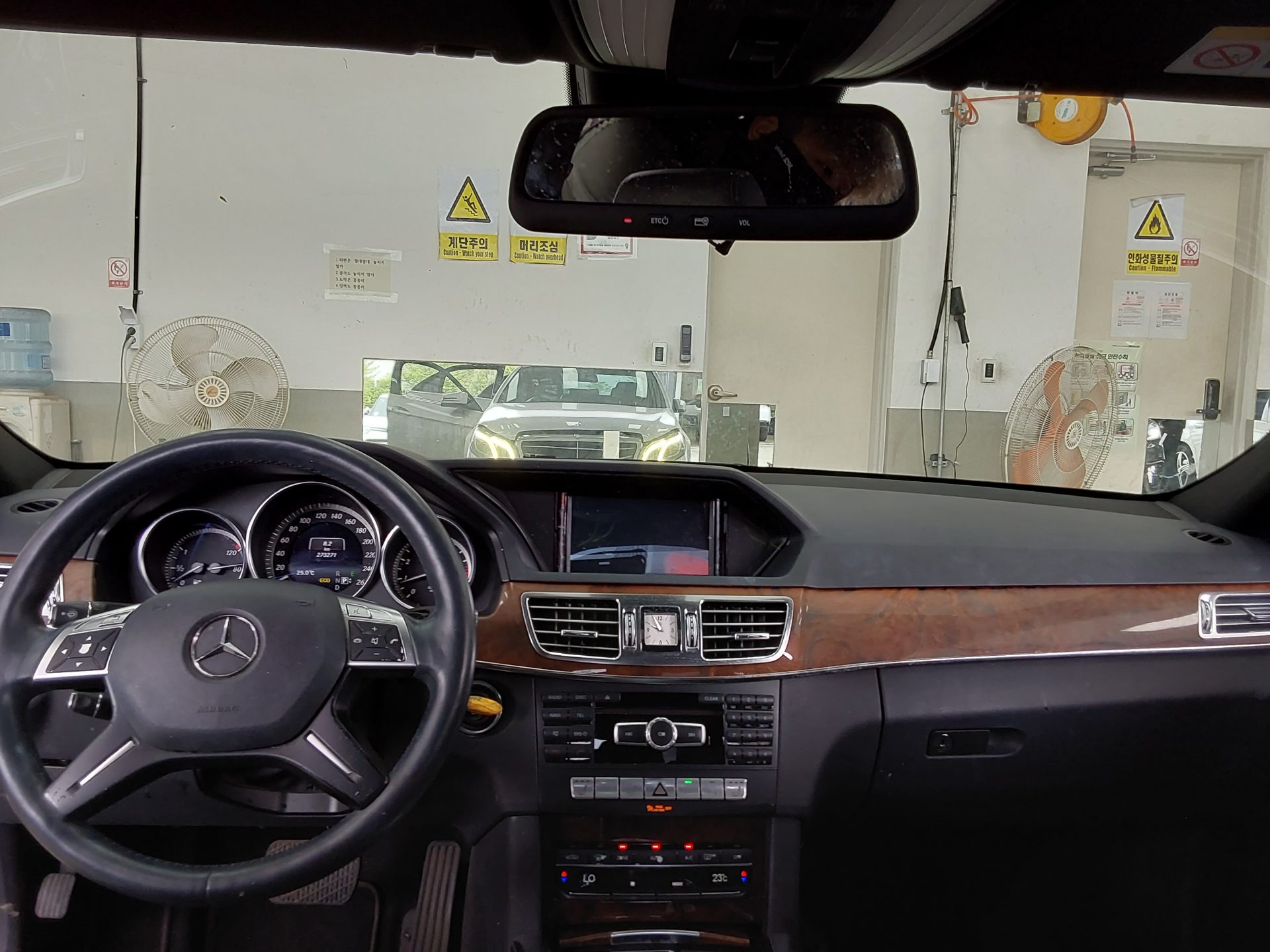 Mercedes-Benz E-Class 2014 - Image 10