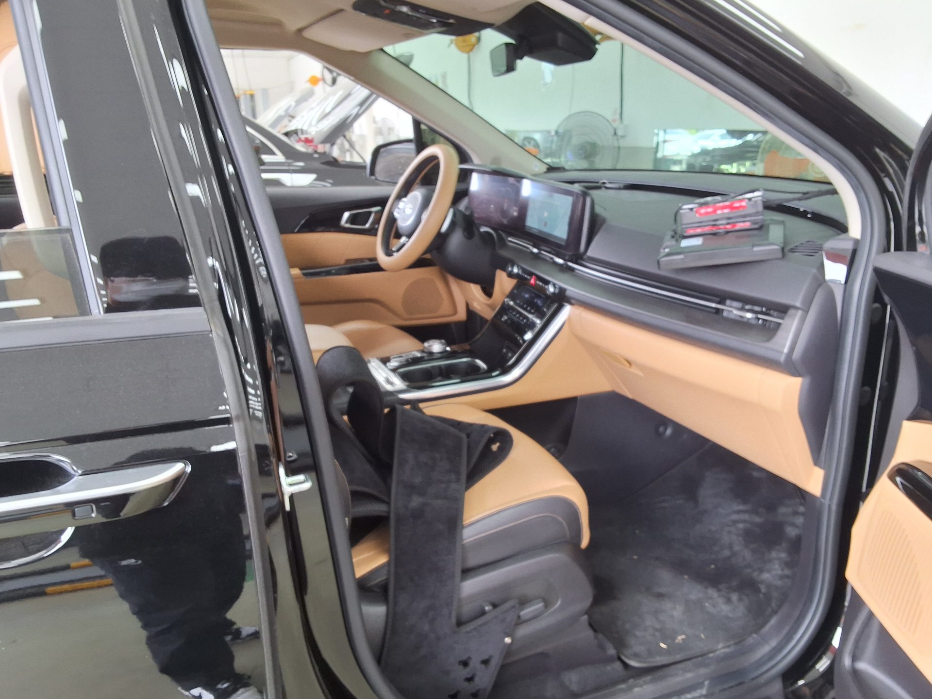 كيا كارنيفال 2021 - صورة 13