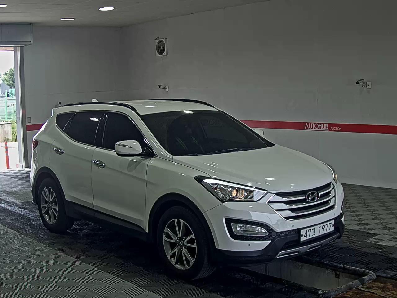 Hyundai Santa Fe 2013 - Image 2