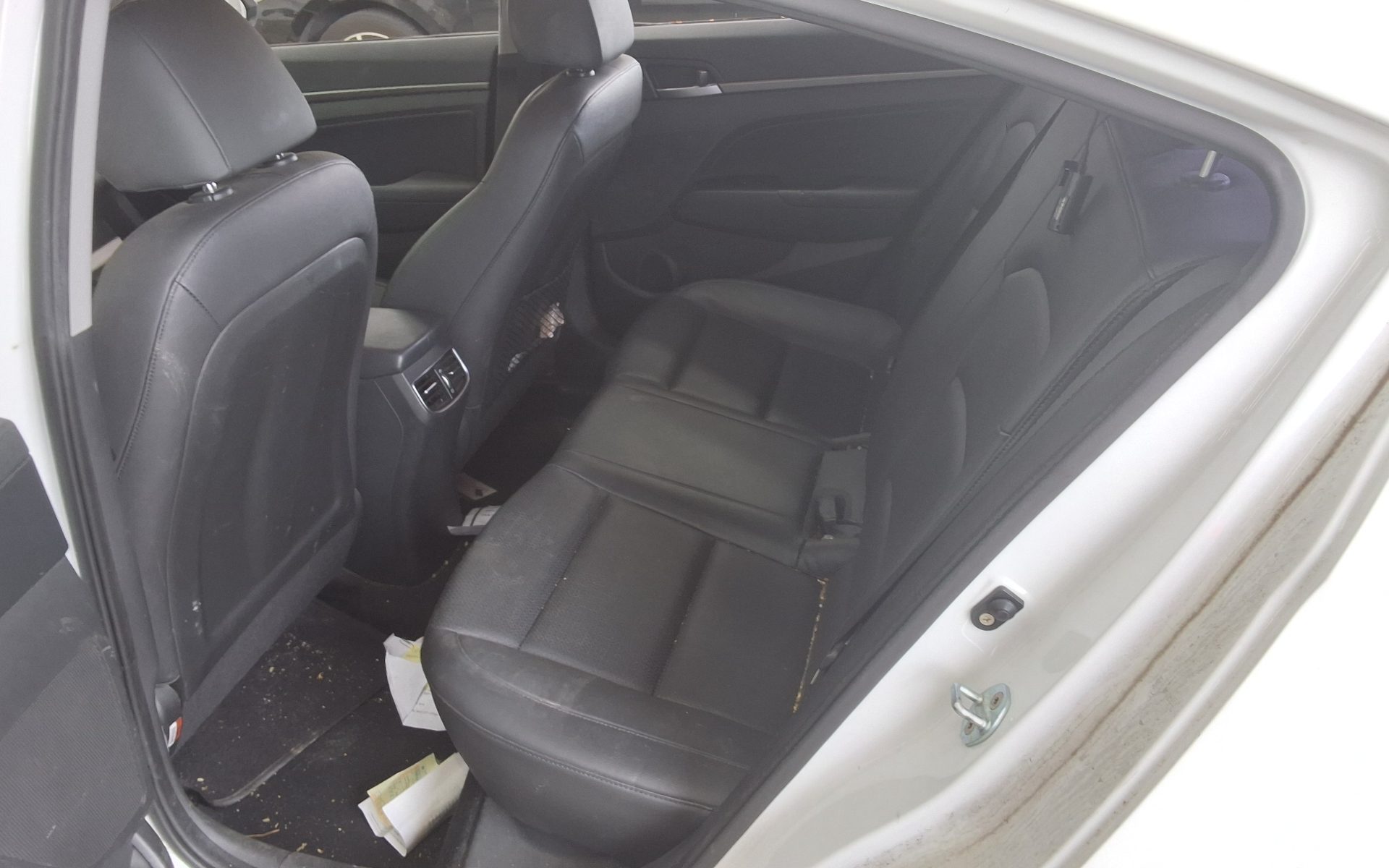 Hyundai Elantra 2017 - Image 11