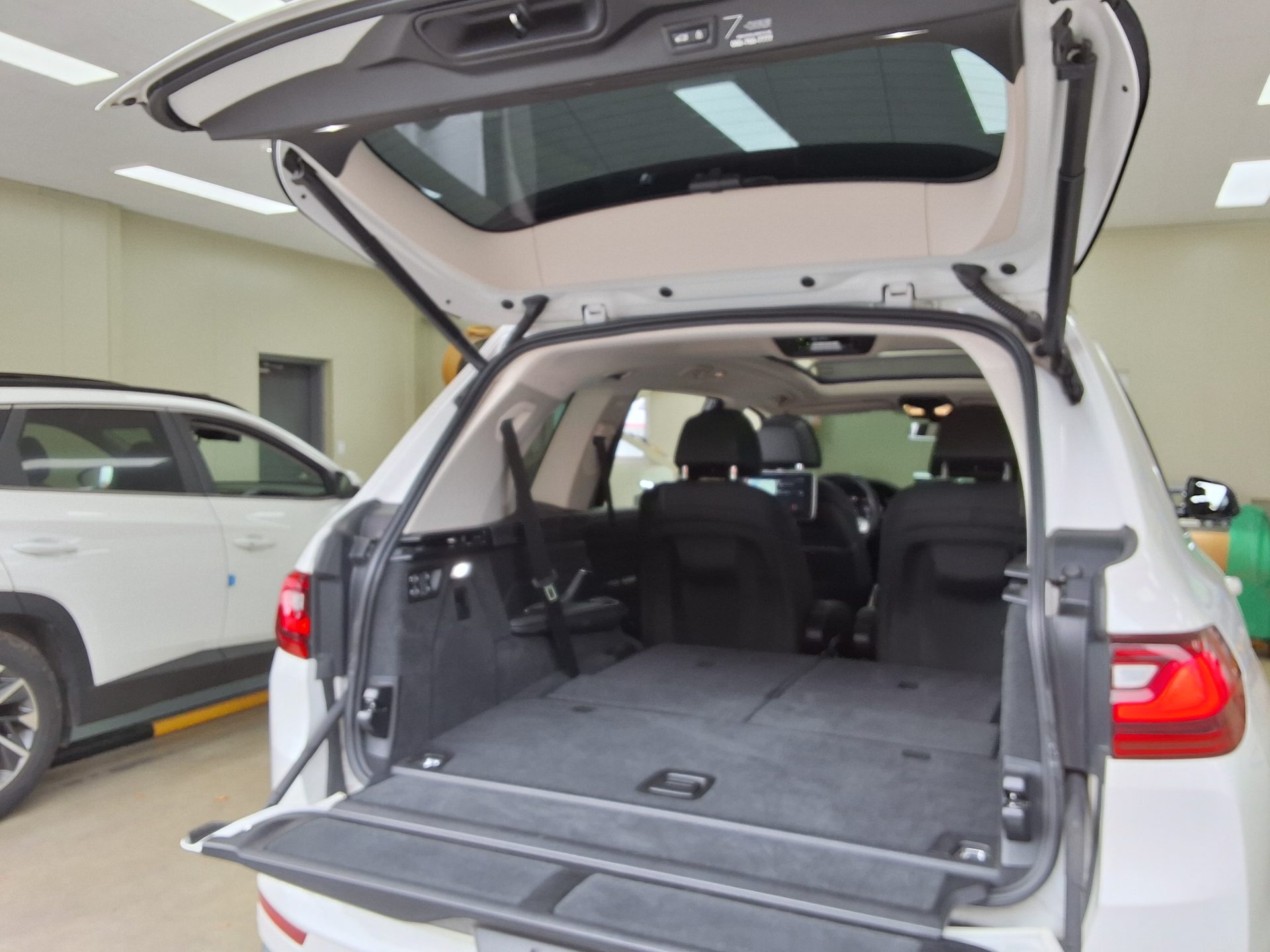 BMW X7 2021 - Image 14
