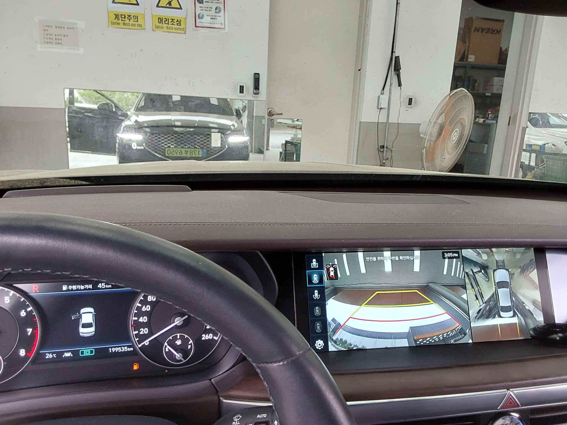 Genesis G90 - 16