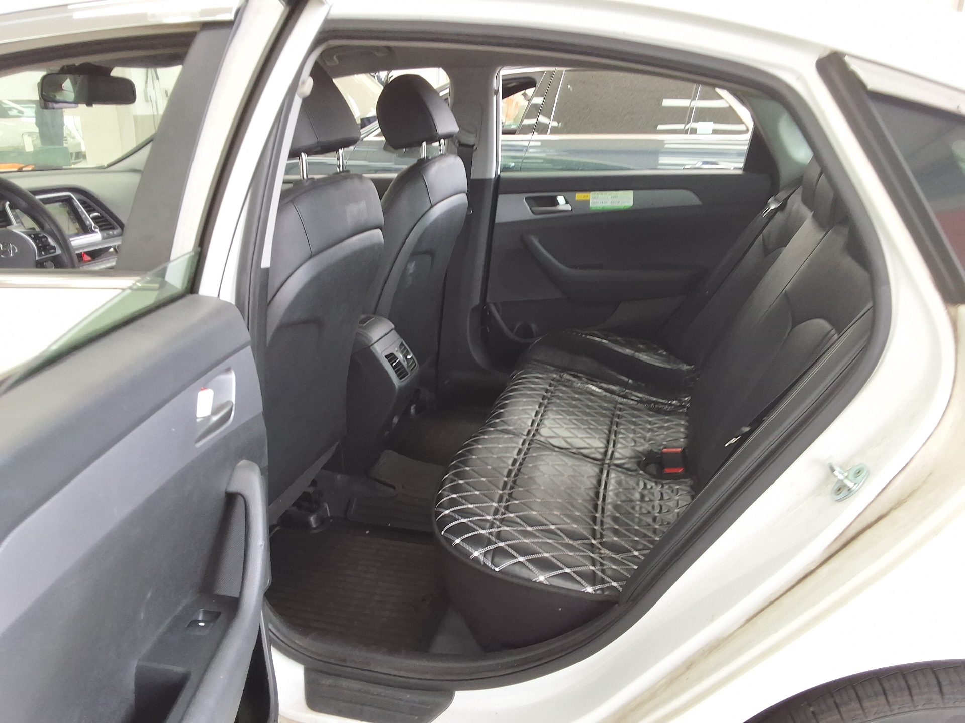 Hyundai Sonata 2022 - Image 11