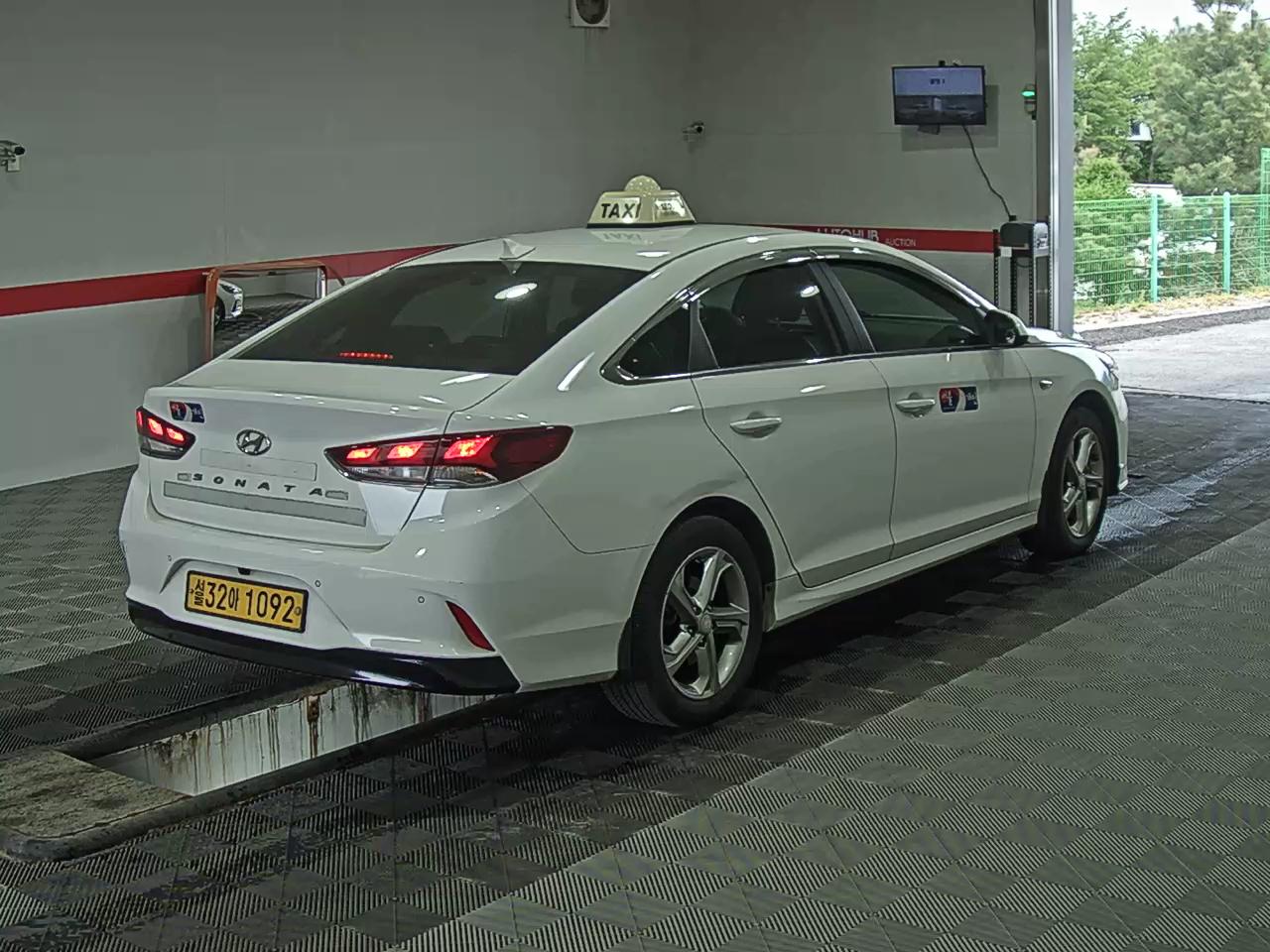 Hyundai Sonata 2022 - Image 4