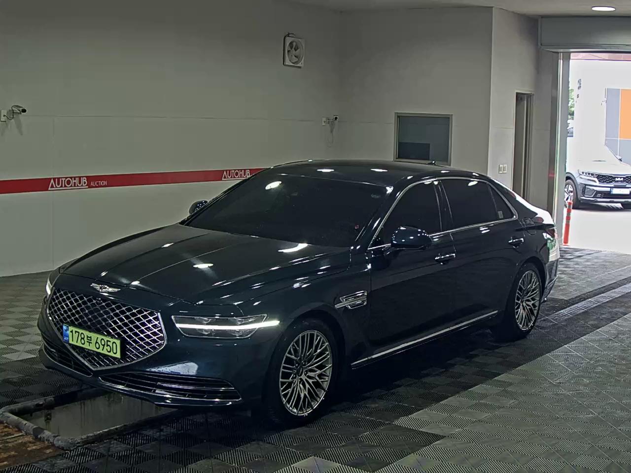 Genesis G90