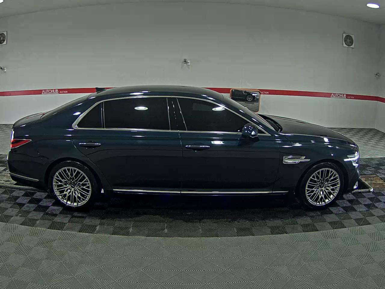 Genesis G90 - 3