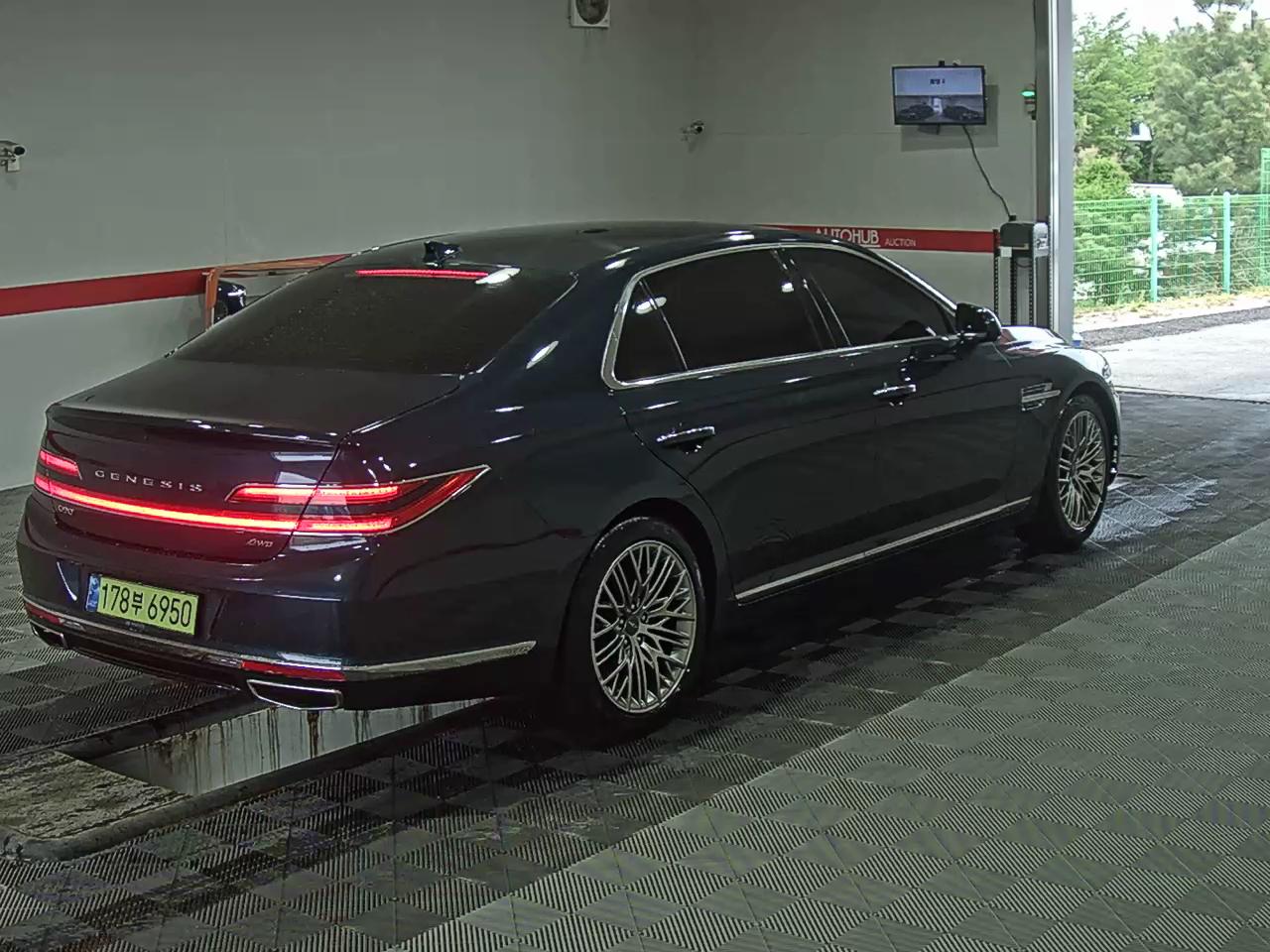 Genesis G90 - 4