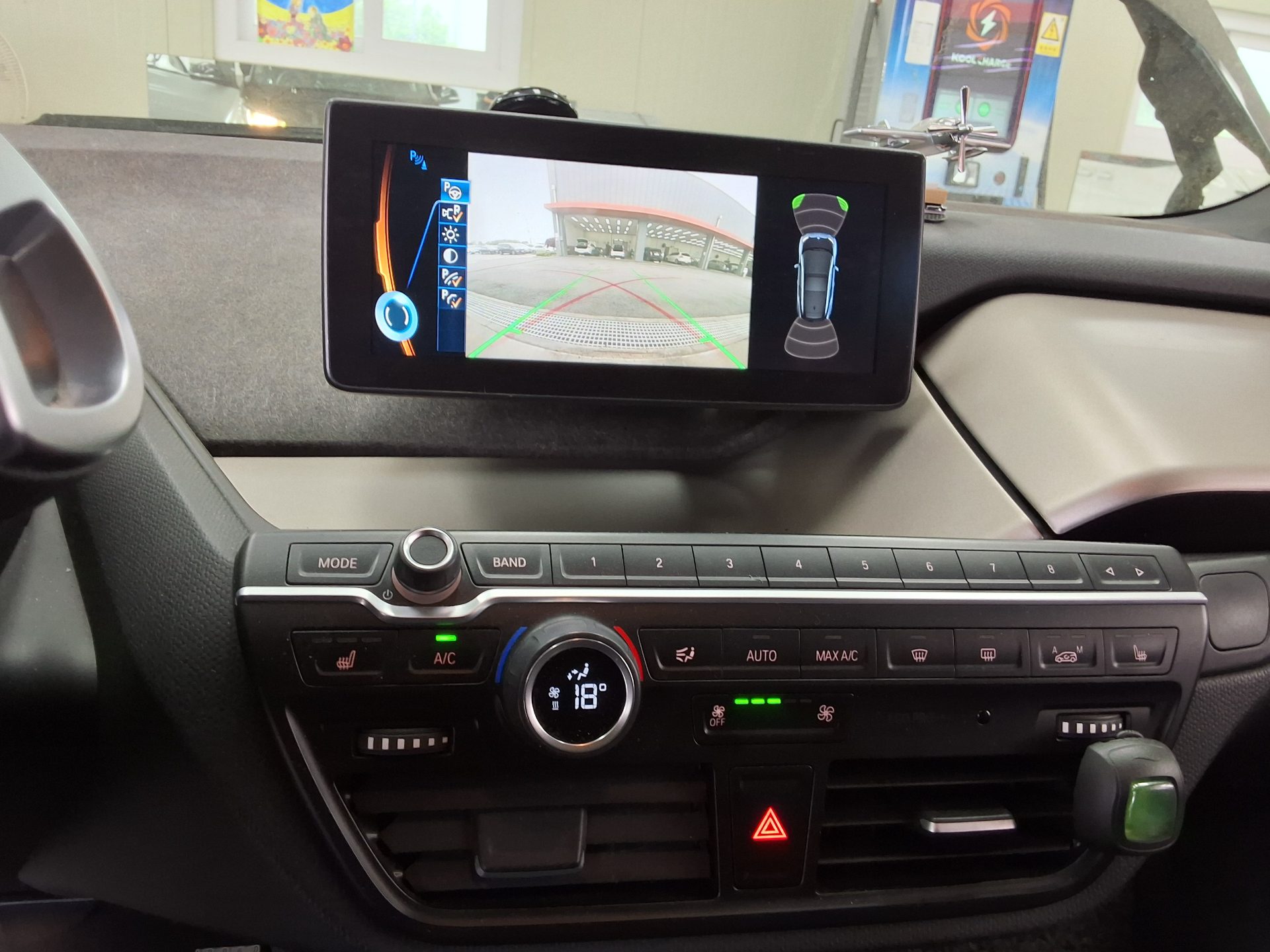 بي إم دبليو i3 2016 - صورة 14