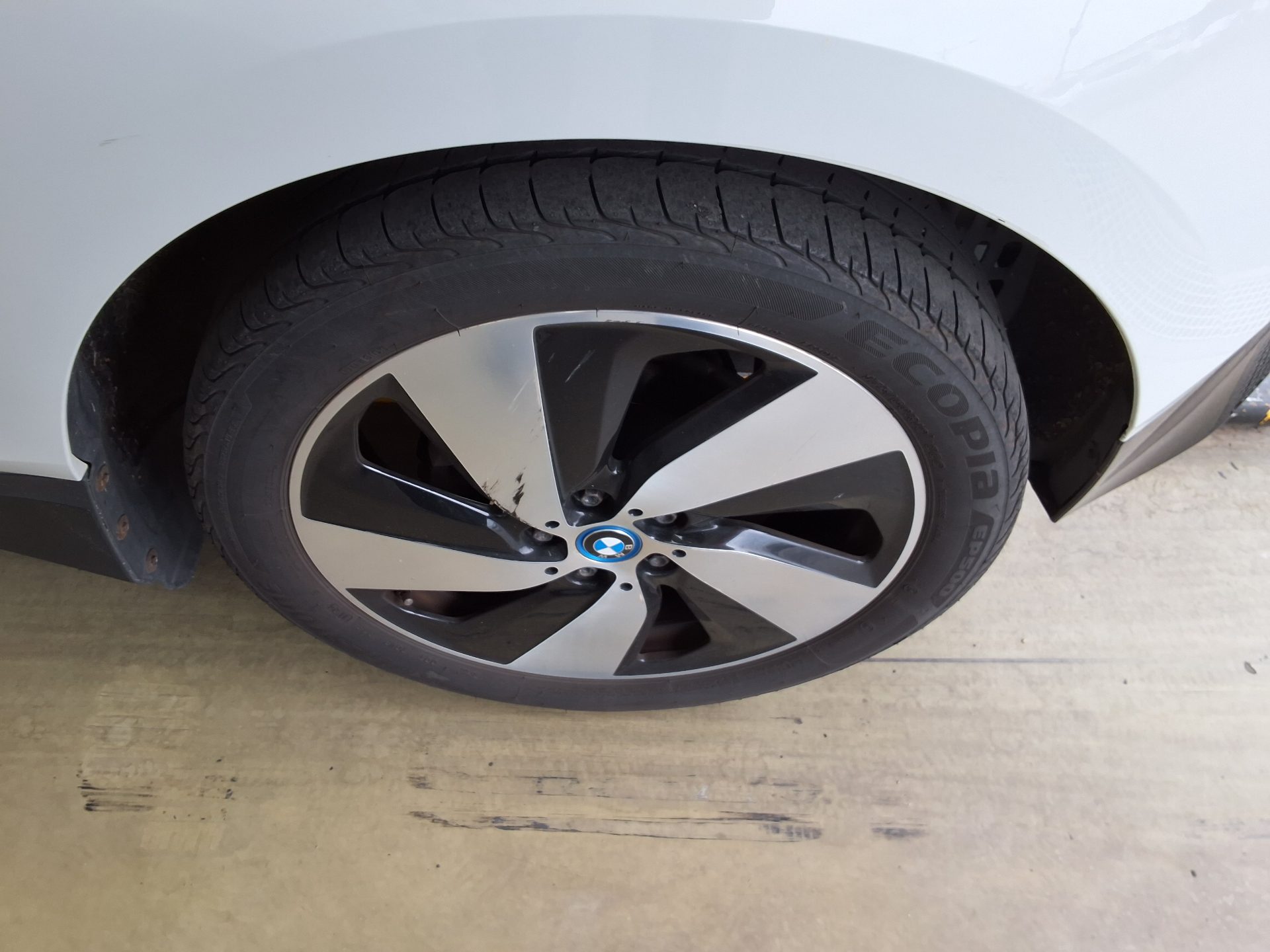 بي إم دبليو i3 2016 - صورة 18