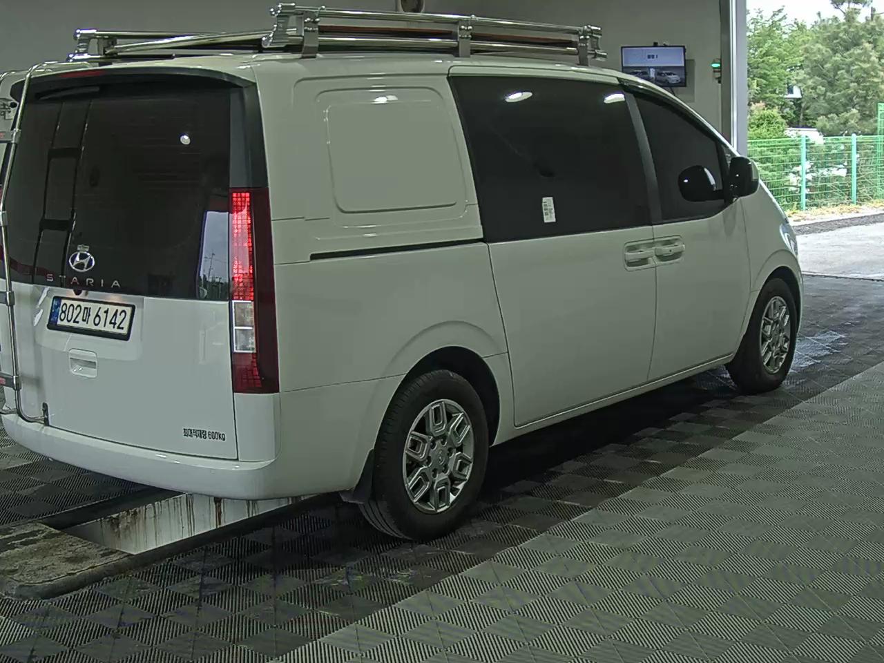 Hyundai Staria 2022 - Image 4
