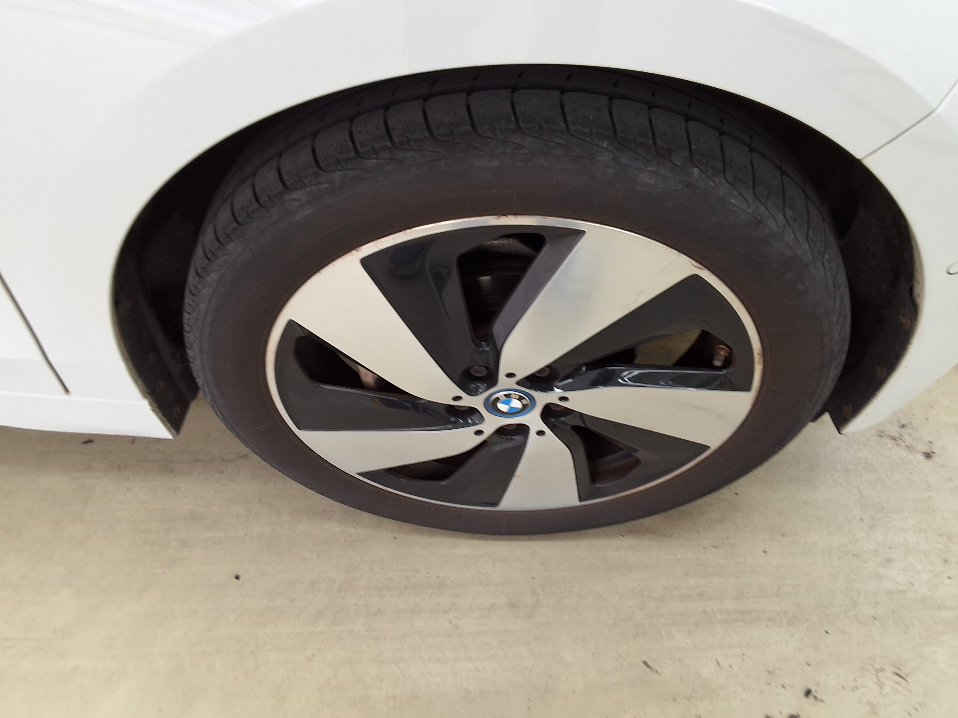 بي إم دبليو i3 2016 - صورة 19