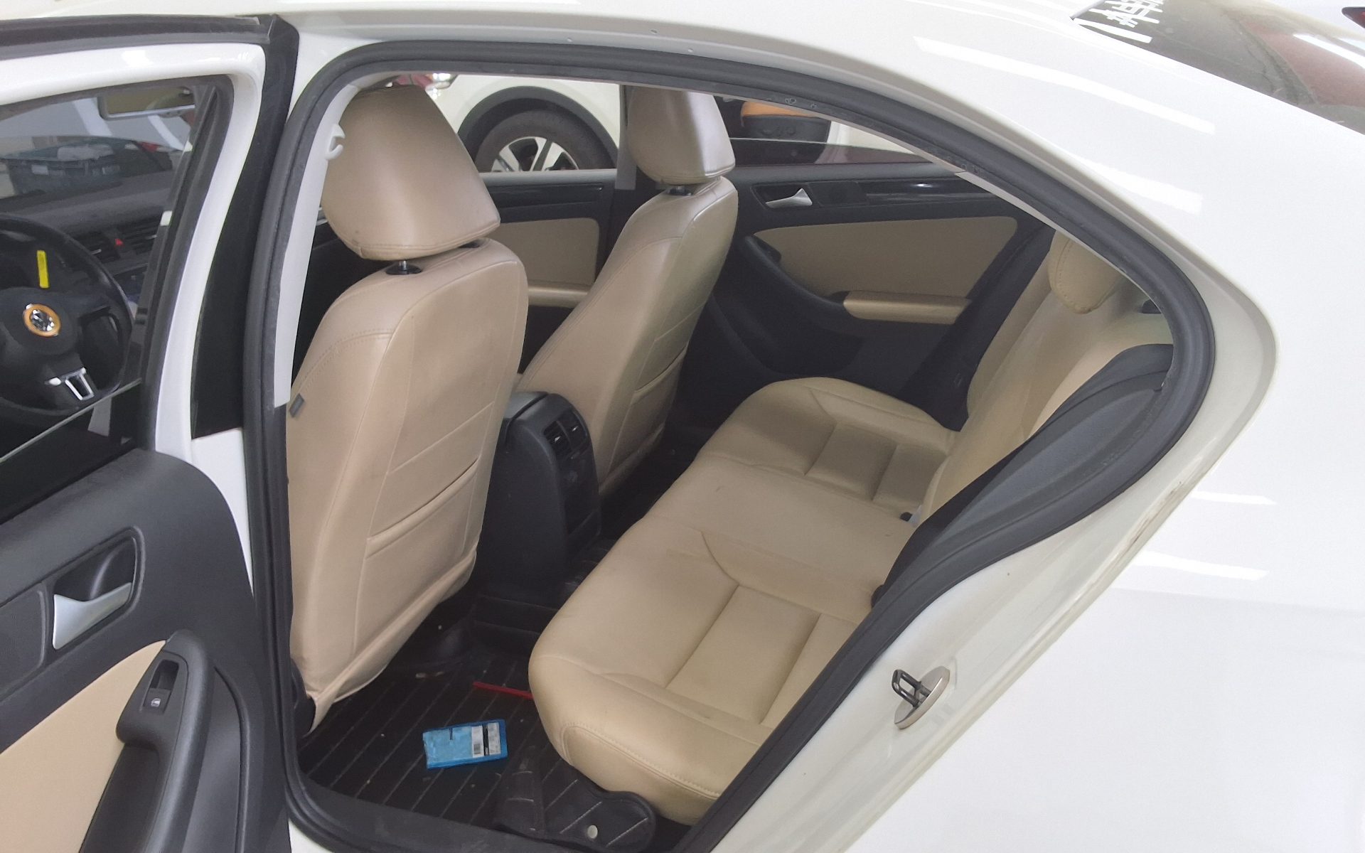 Volkswagen Jetta 2014 - Image 11