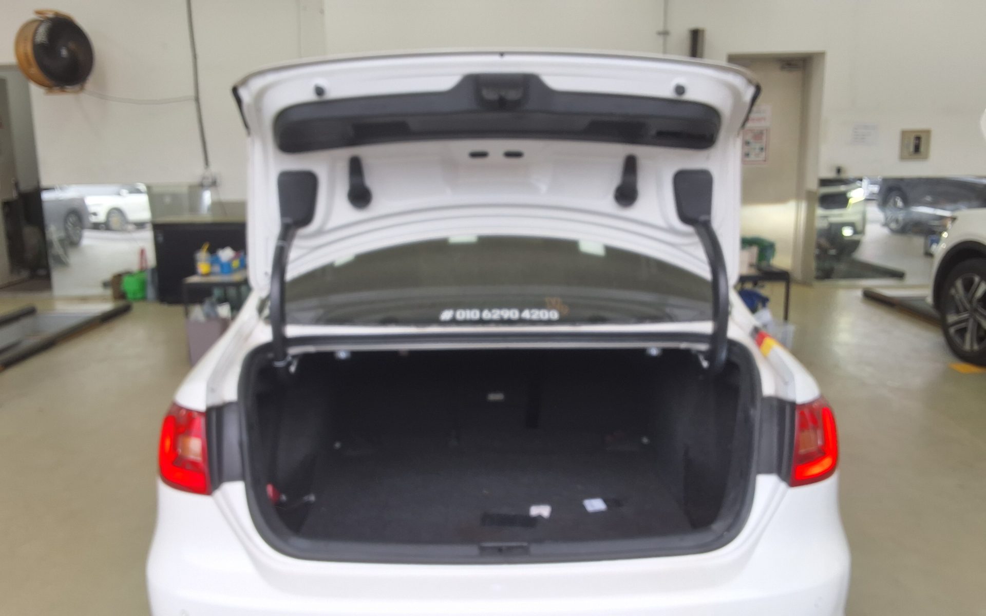 Volkswagen Jetta 2014 - Image 14