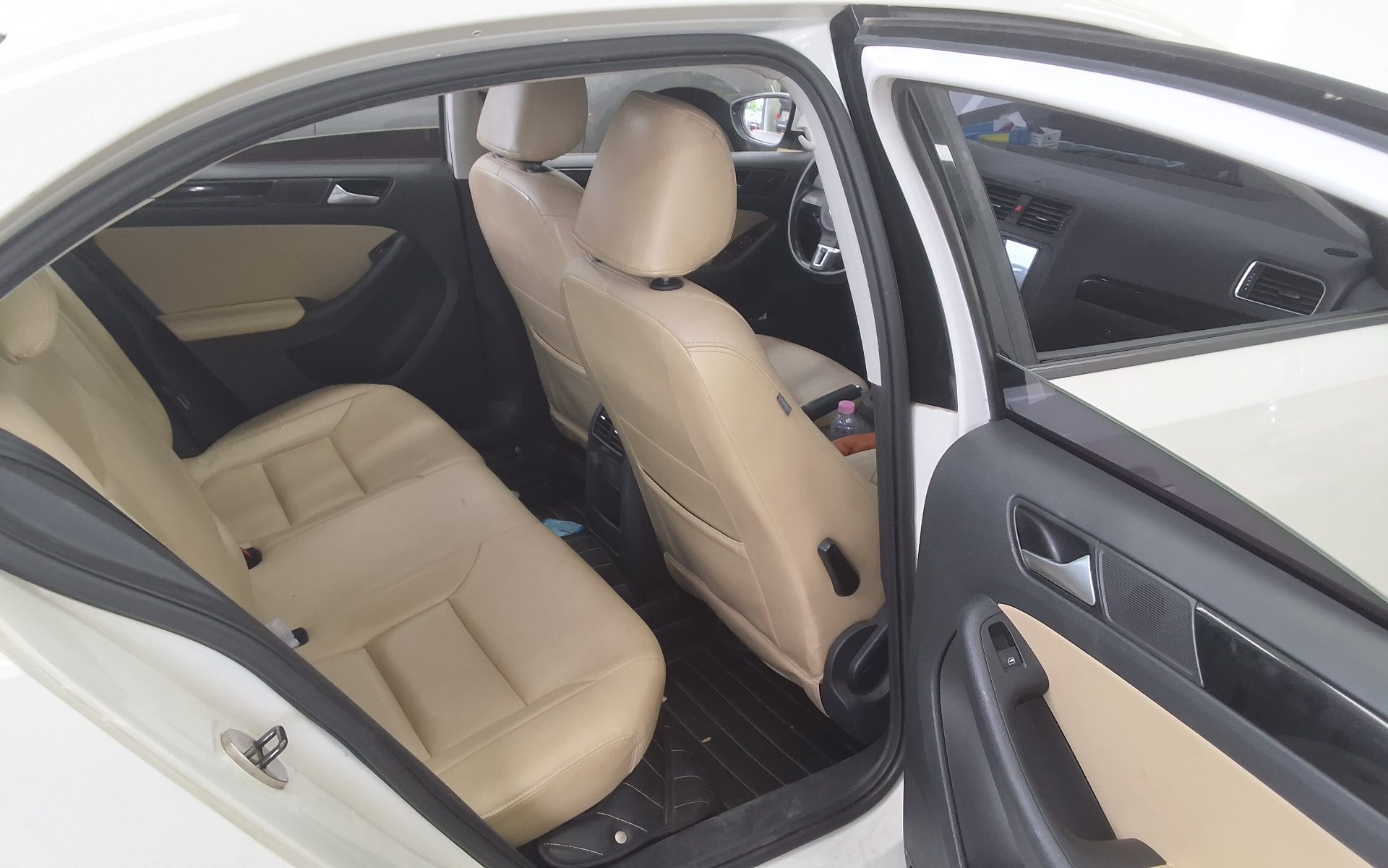 Volkswagen Jetta 2014 - Image 12