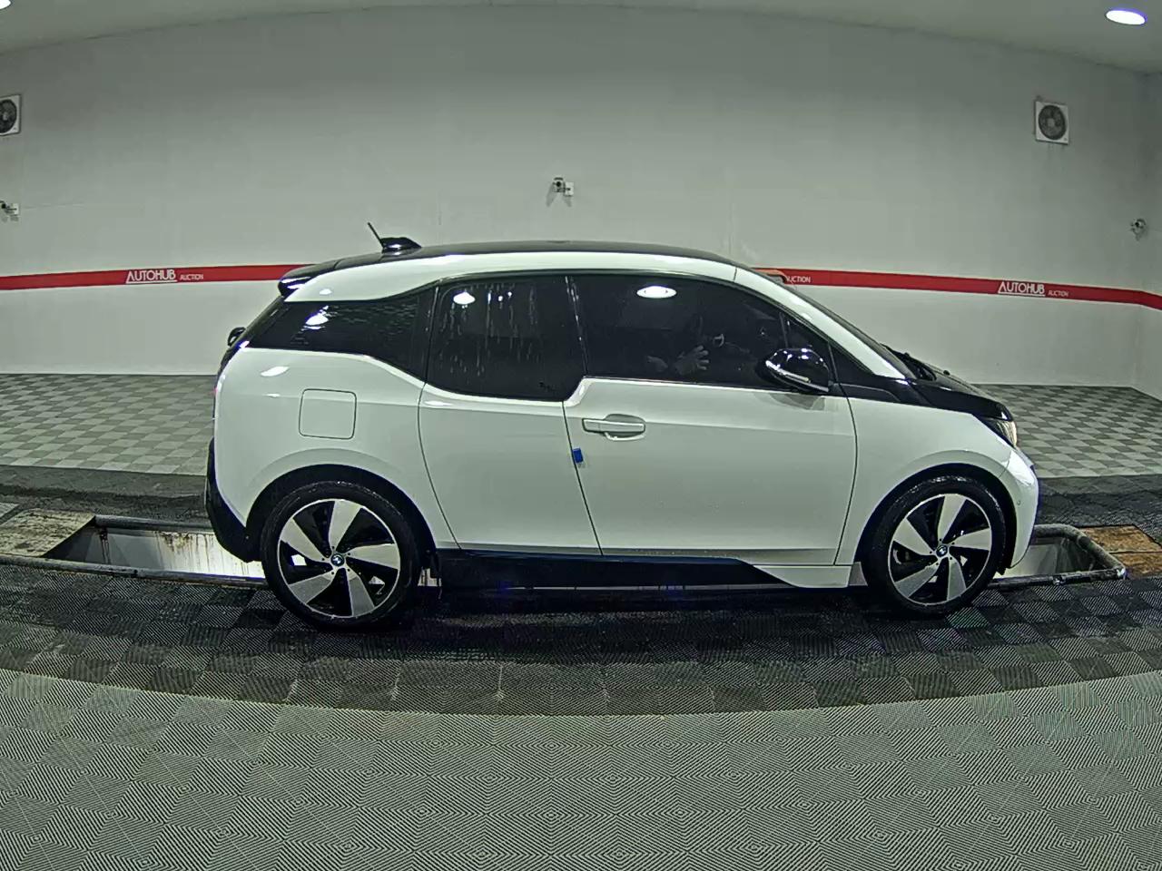 بي إم دبليو i3 2016 - صورة 3