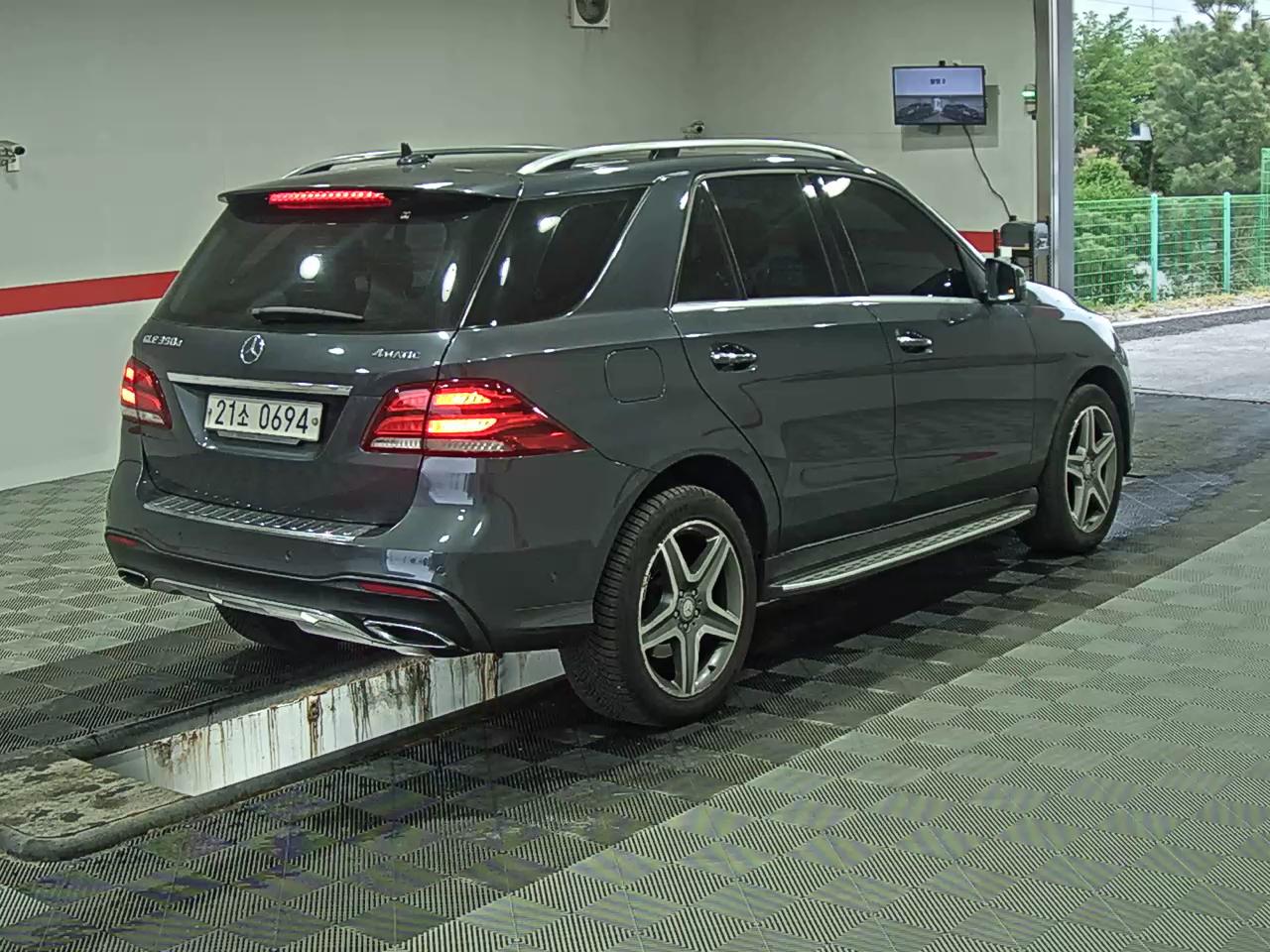 Mercedes-Benz GLE-Class 2016 - Image 4