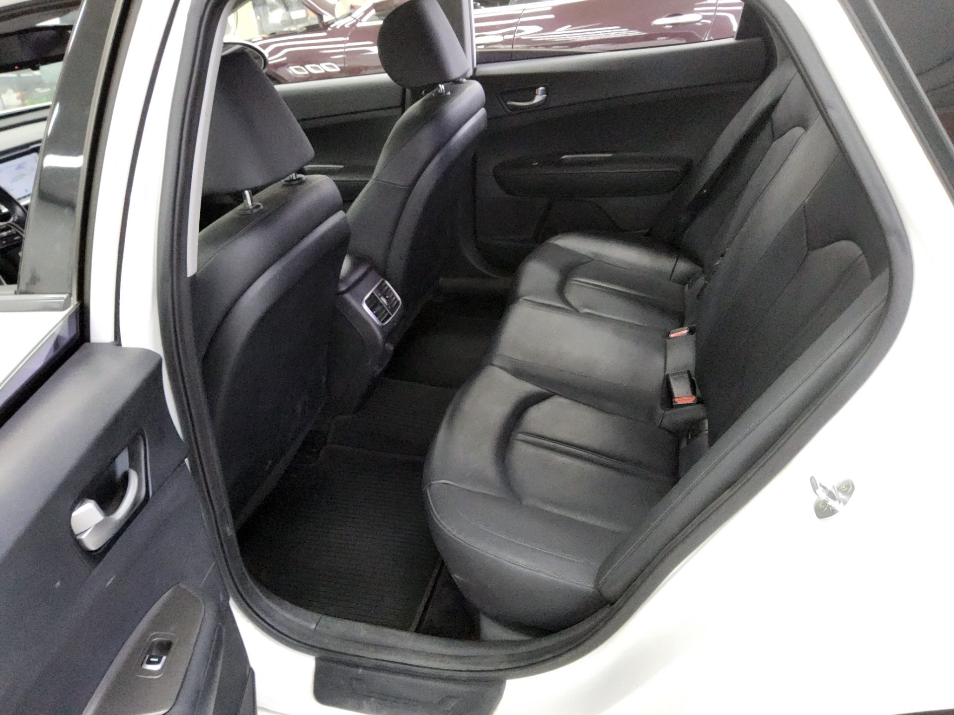 Kia Stinger 2020 - Image 11