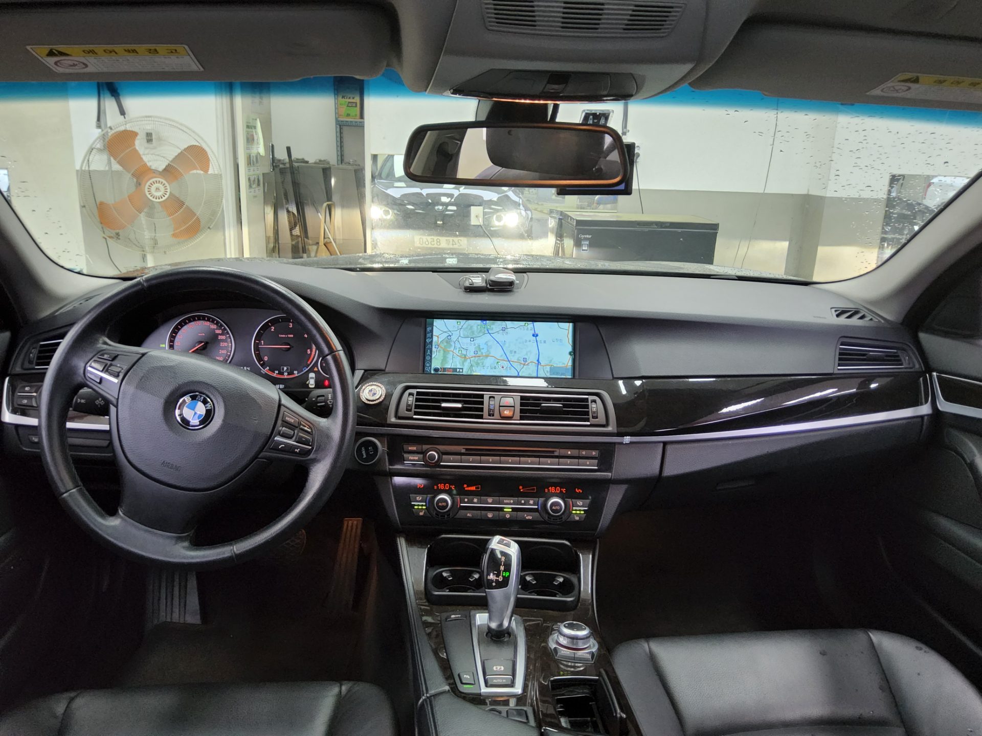BMW 5 Series 2011 - Image 10