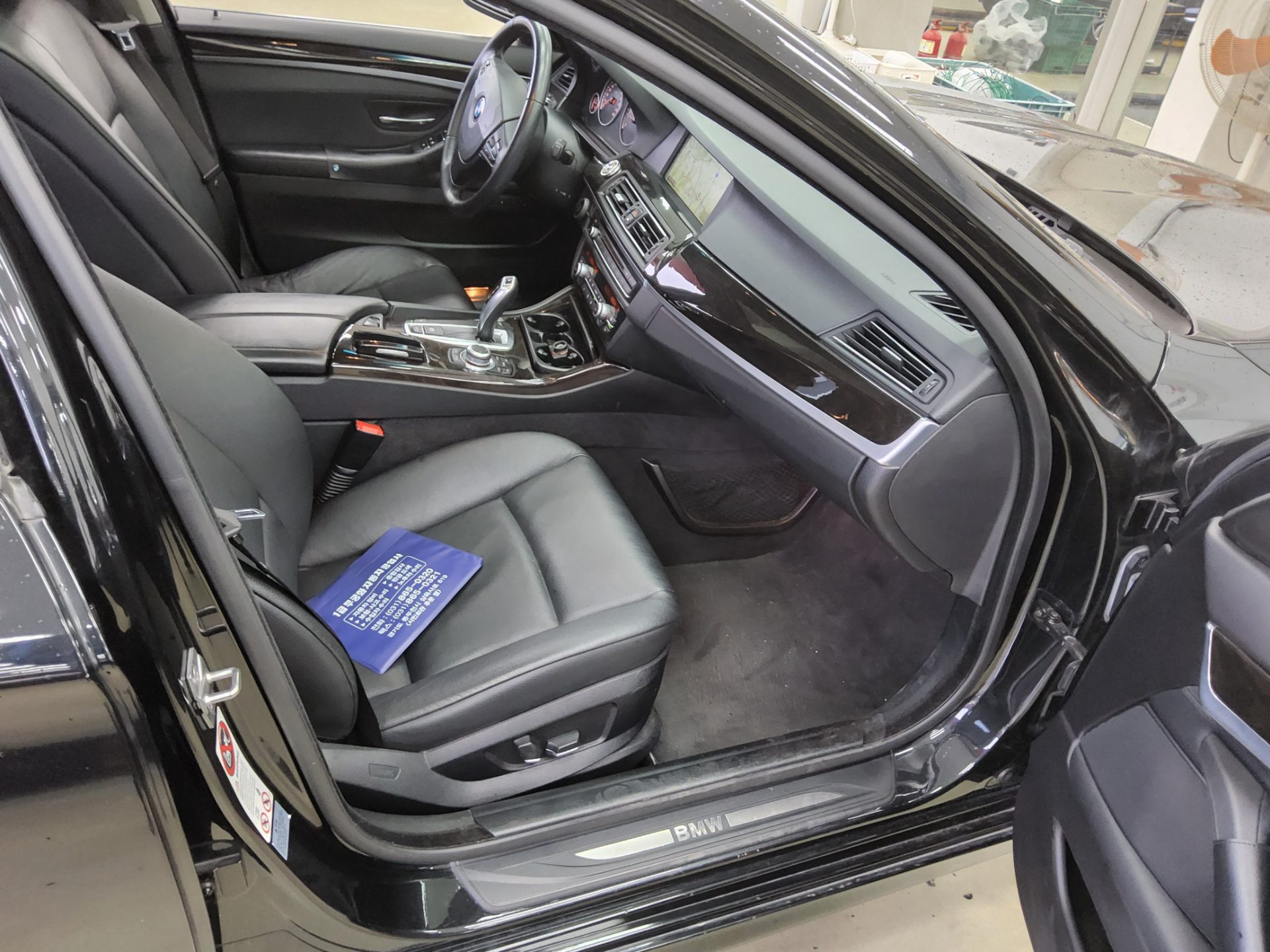 BMW 5 Series 2011 - Image 13