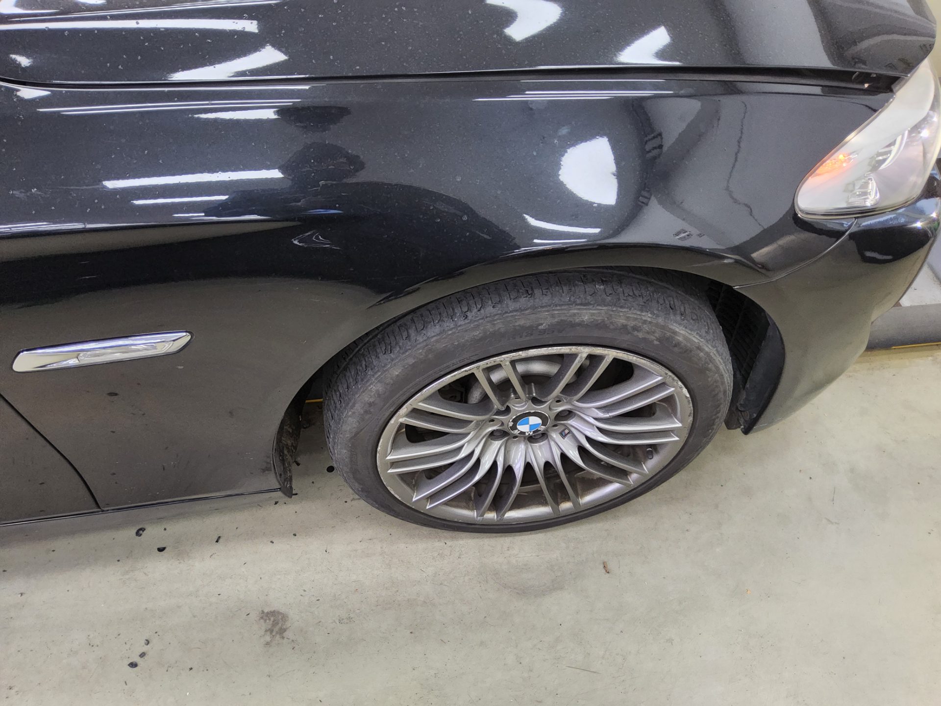 BMW 5 Series 2011 - Image 20