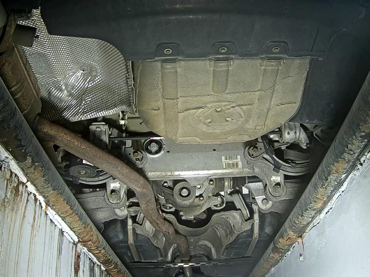 BMW 5 Series 2011 - Image 7