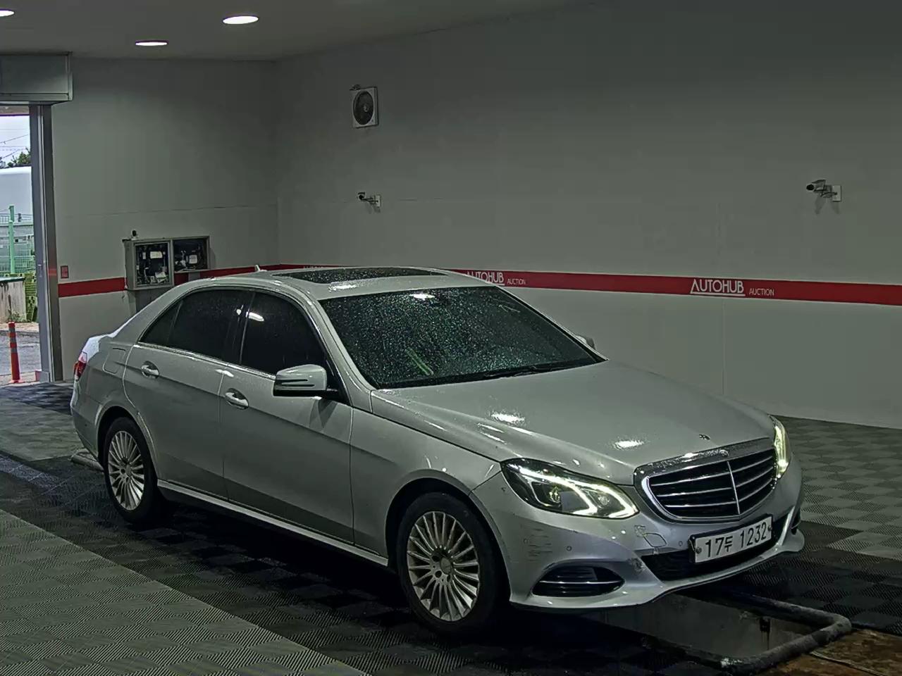 Mercedes-Benz E-Class 2014 - Image 2