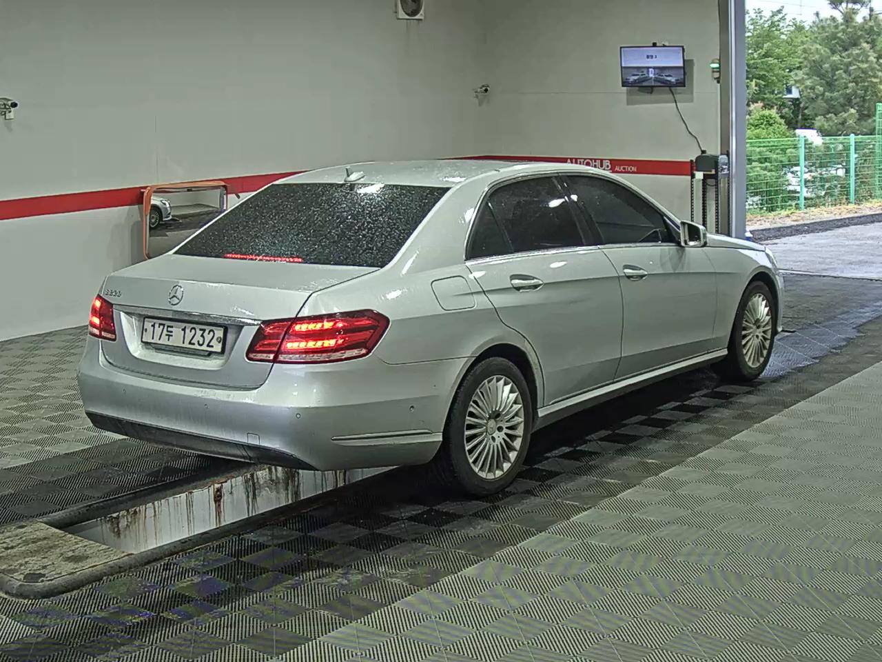 Mercedes-Benz E-Class 2014 - Image 4