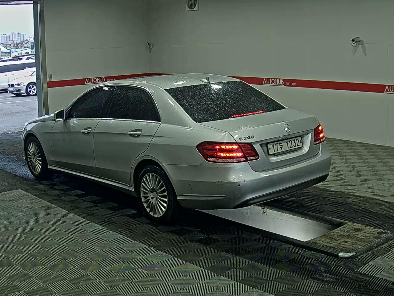 Mercedes-Benz E-Class 2014 - Image 5