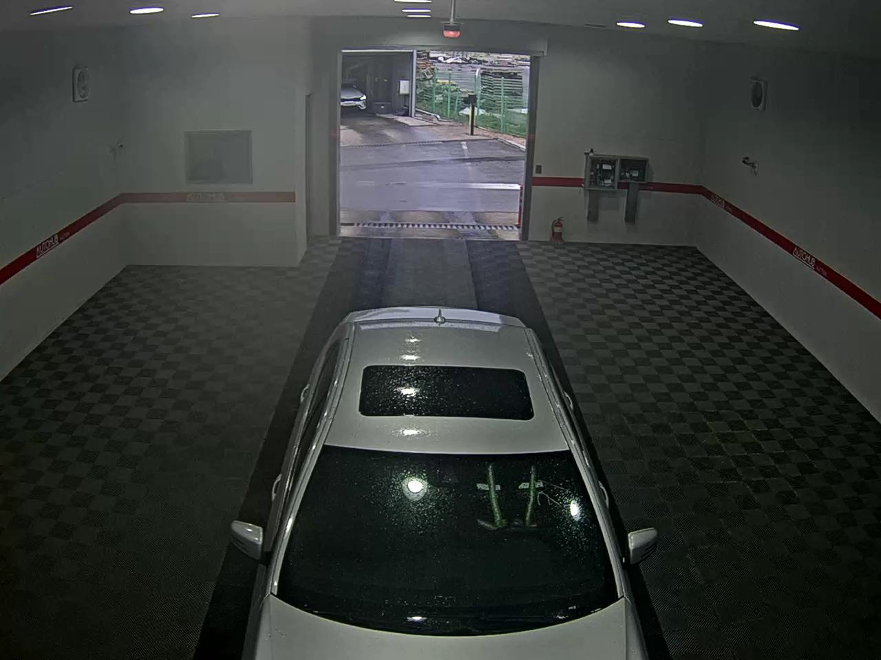 Mercedes-Benz E-Class 2014 - Image 6