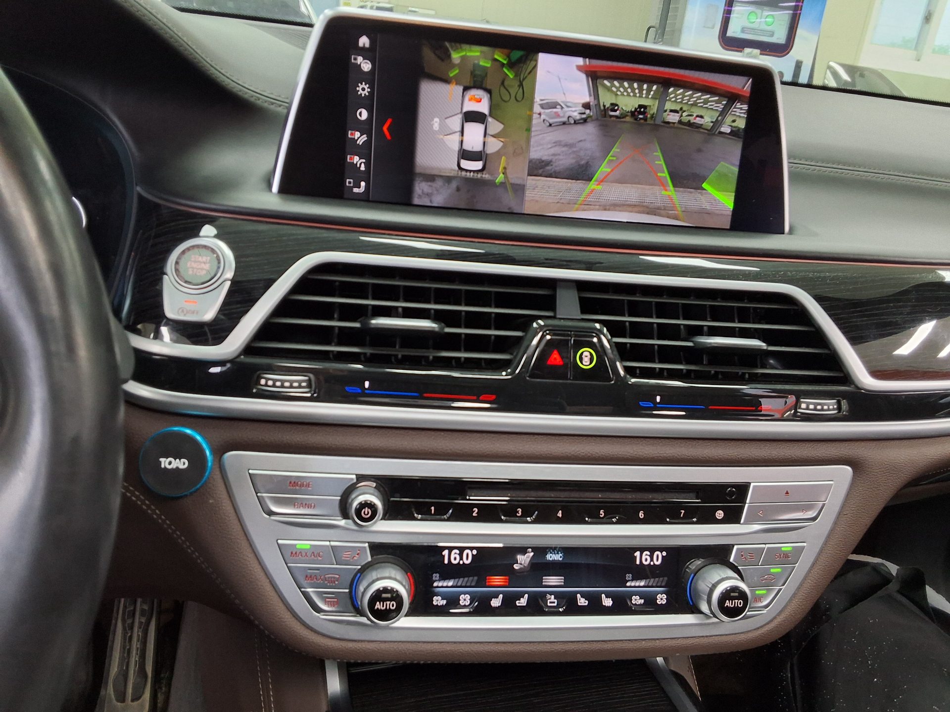 BMW 7 Series 2019 - Image 17