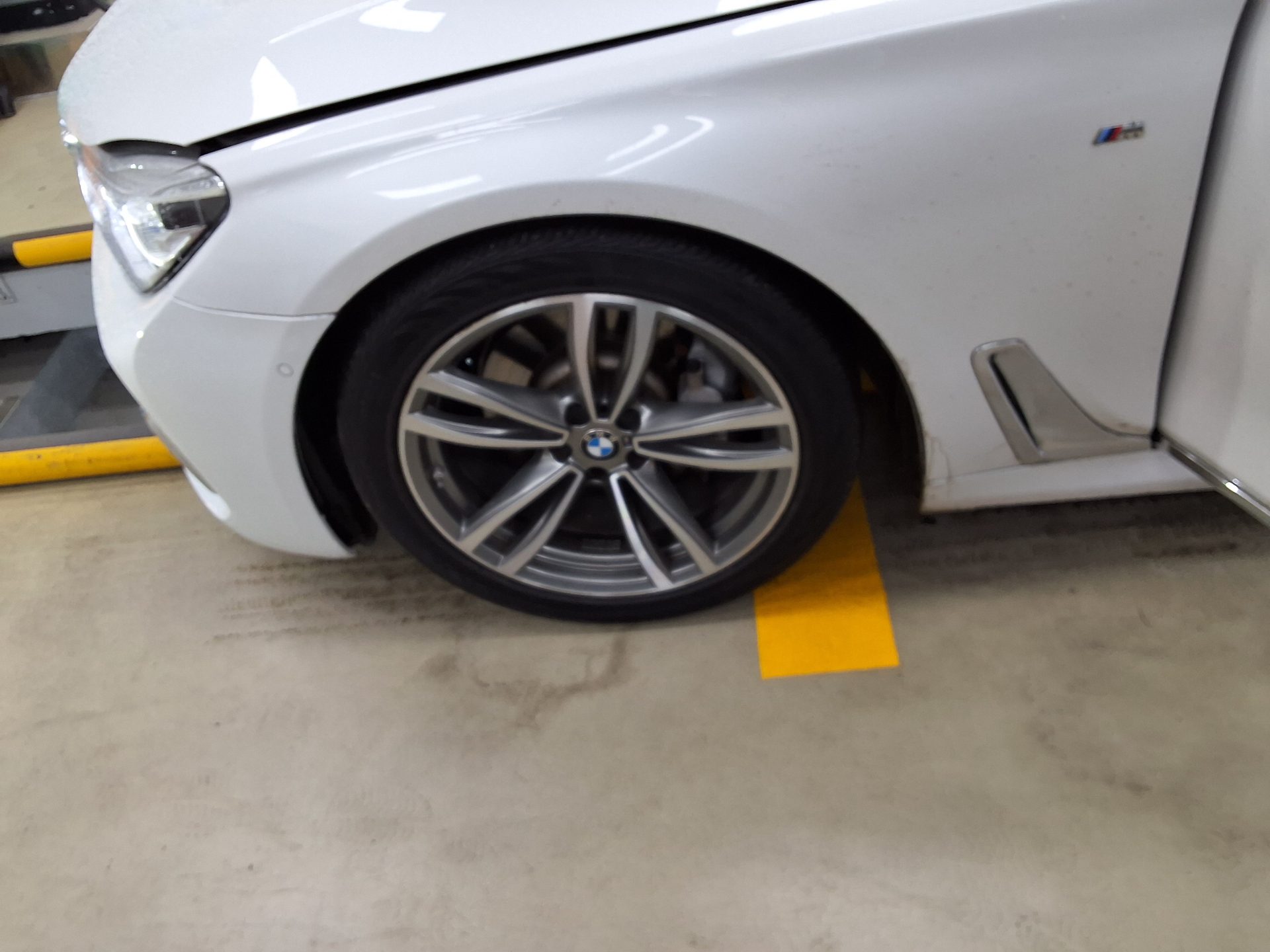 BMW 7 Series 2019 - Image 21