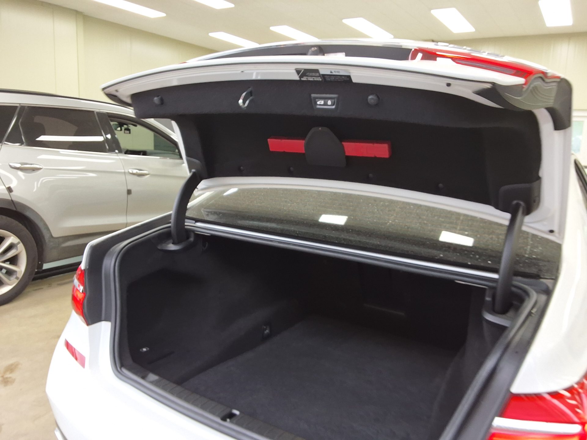 BMW 7 Series 2019 - Image 14