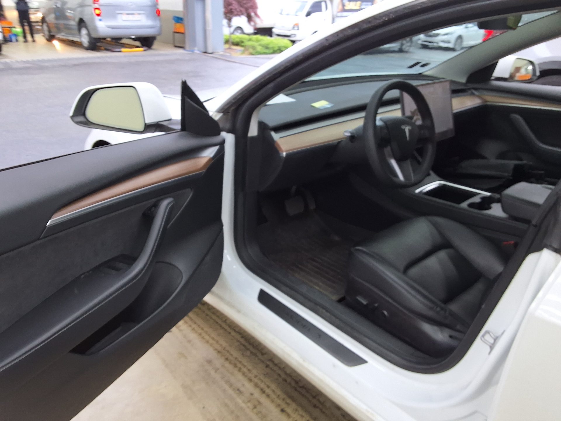 TESLA Model 3 - 9