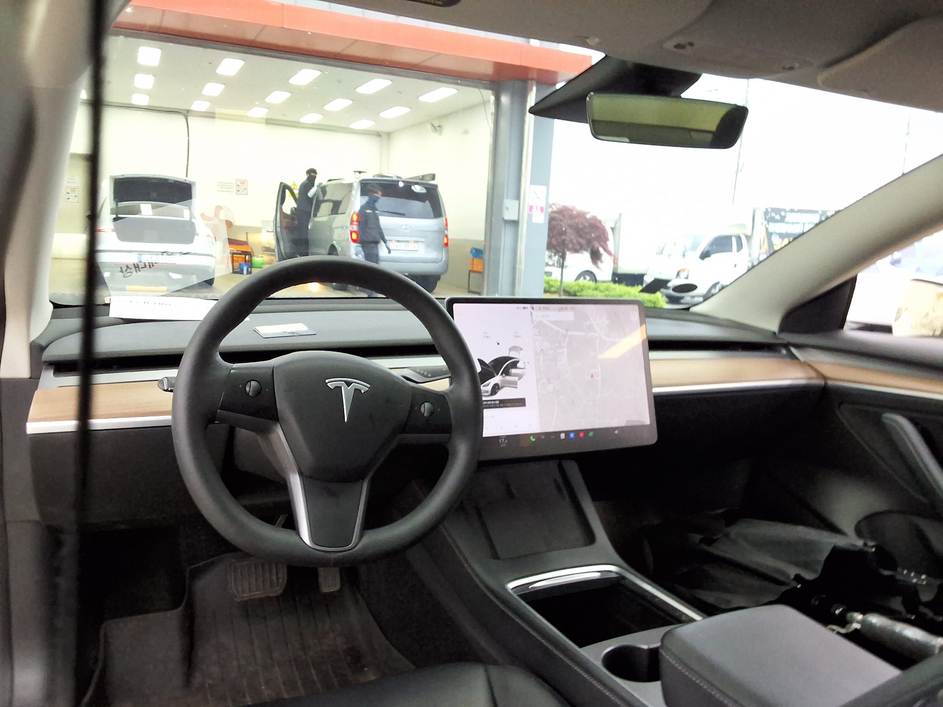 TESLA Model 3 - 10