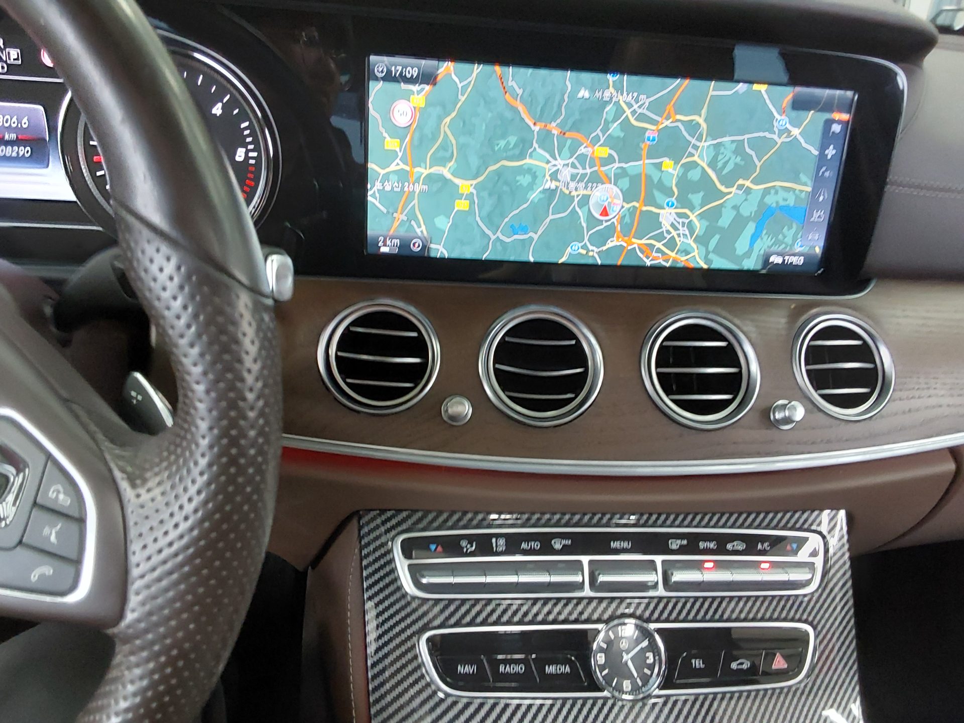 메르세데스-벤츠 E-클래스 2017 - 이미지 17