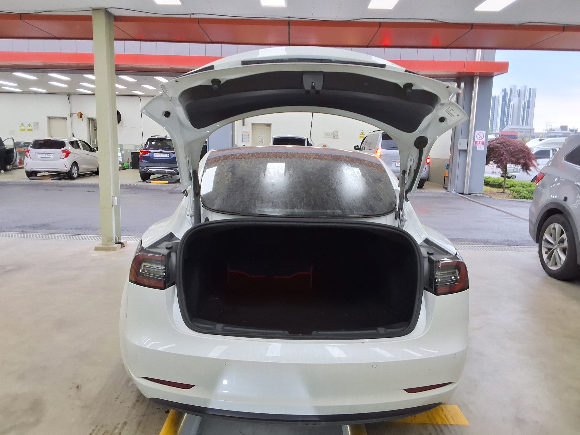 TESLA Model 3 - 14