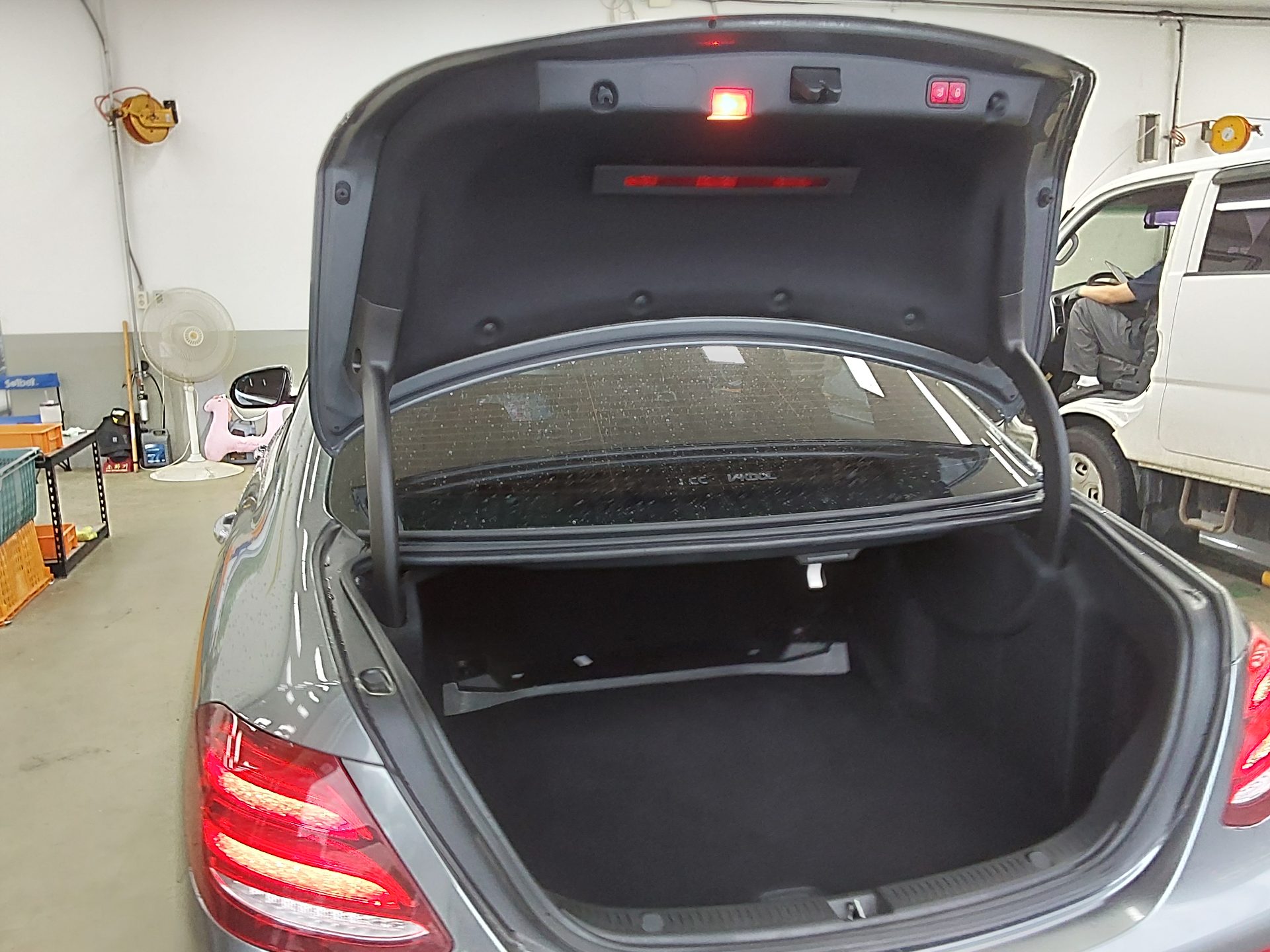 메르세데스-벤츠 E-클래스 2017 - 이미지 15