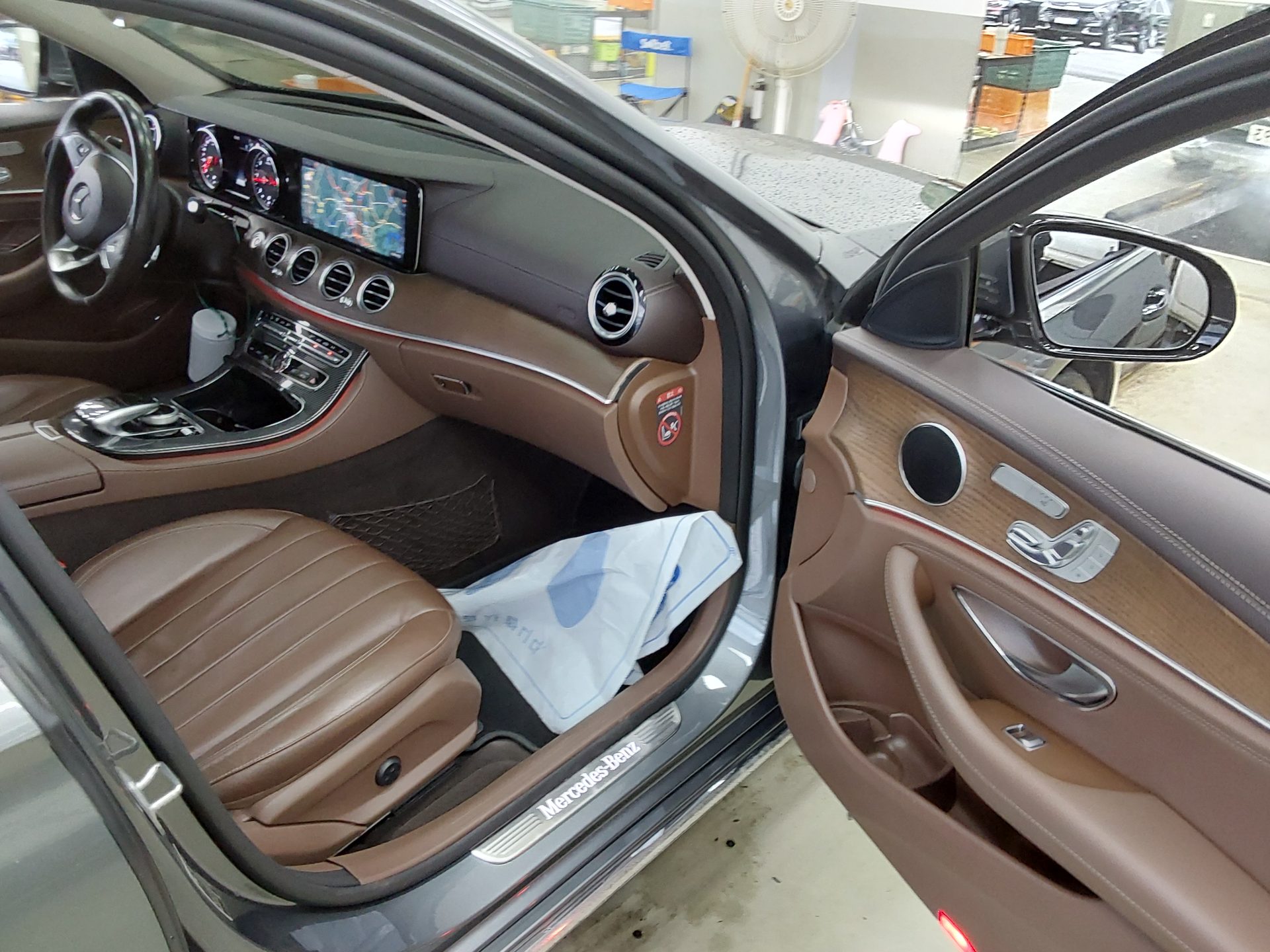 메르세데스-벤츠 E-클래스 2017 - 이미지 14