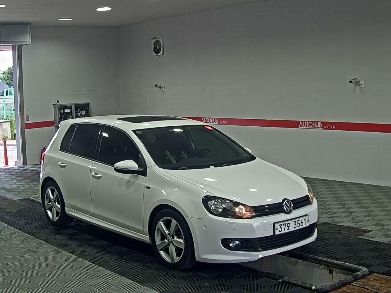 Volkswagen Golf 2013 - Image 2