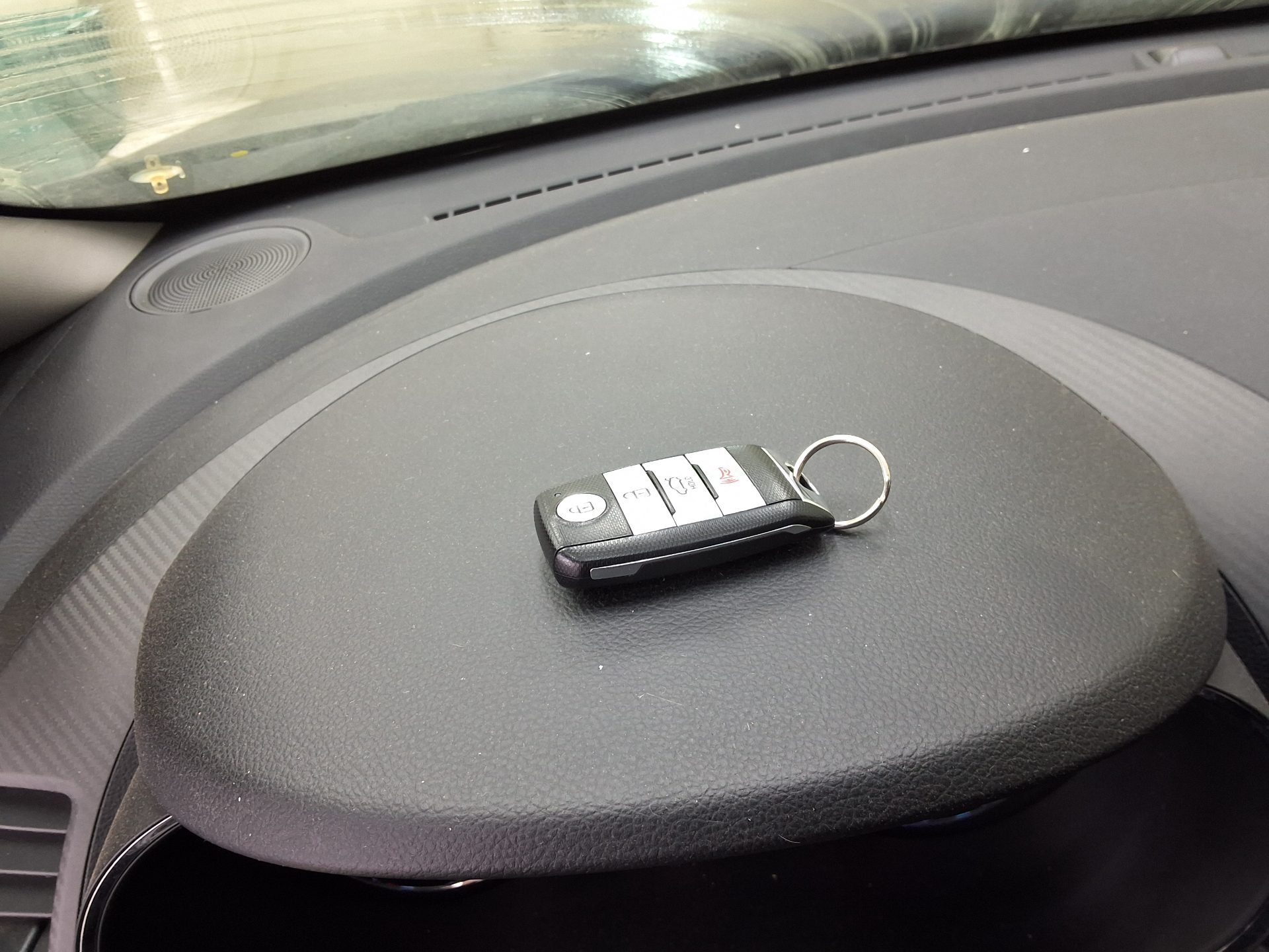 Kia K3 2013 - Image 17
