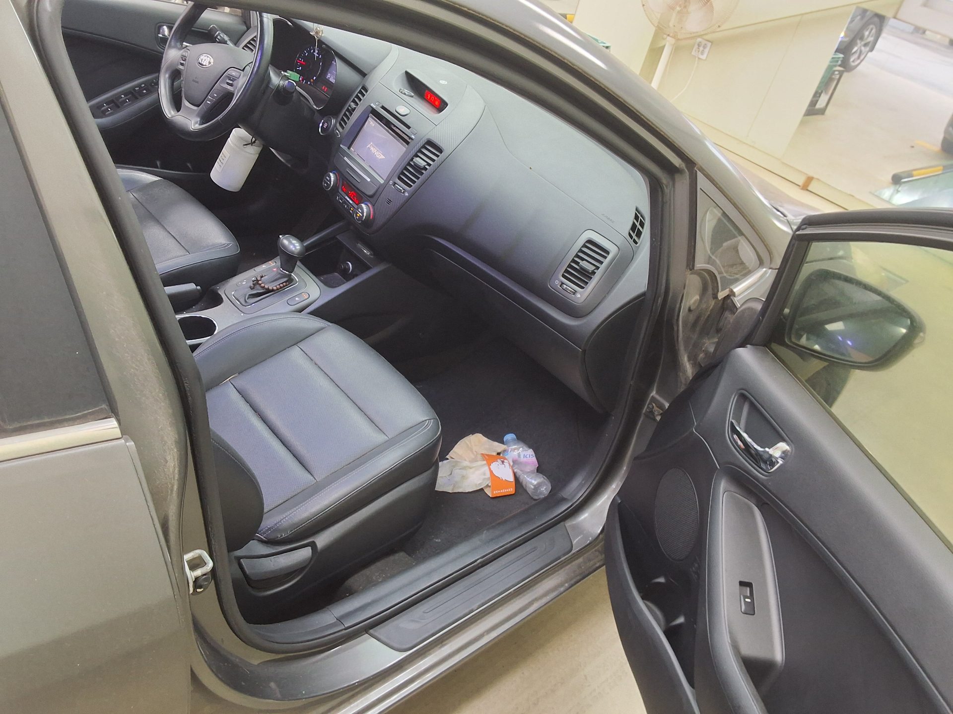 Kia K3 2013 - Image 13