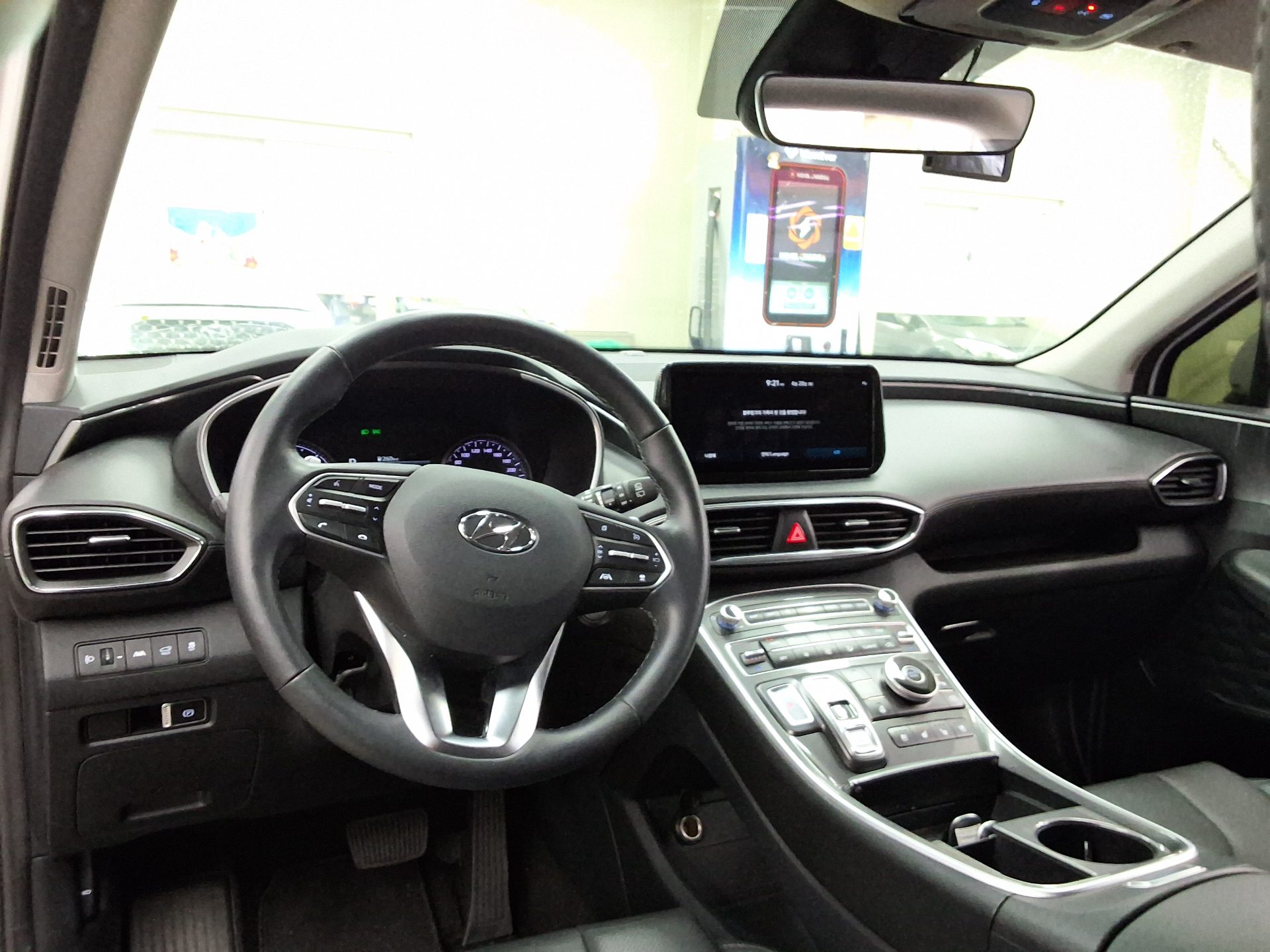 Hyundai Santa Fe 2022 - Image 10