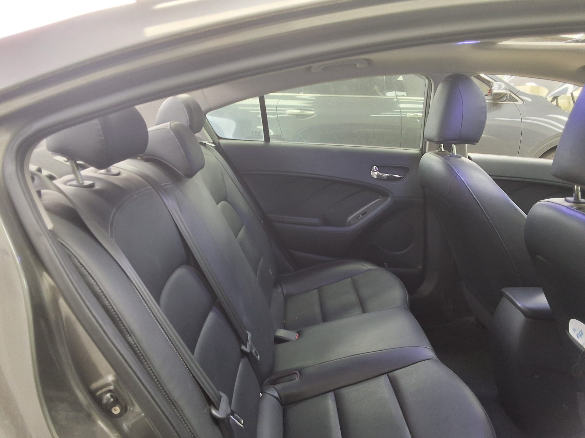Kia K3 2013 - Image 12